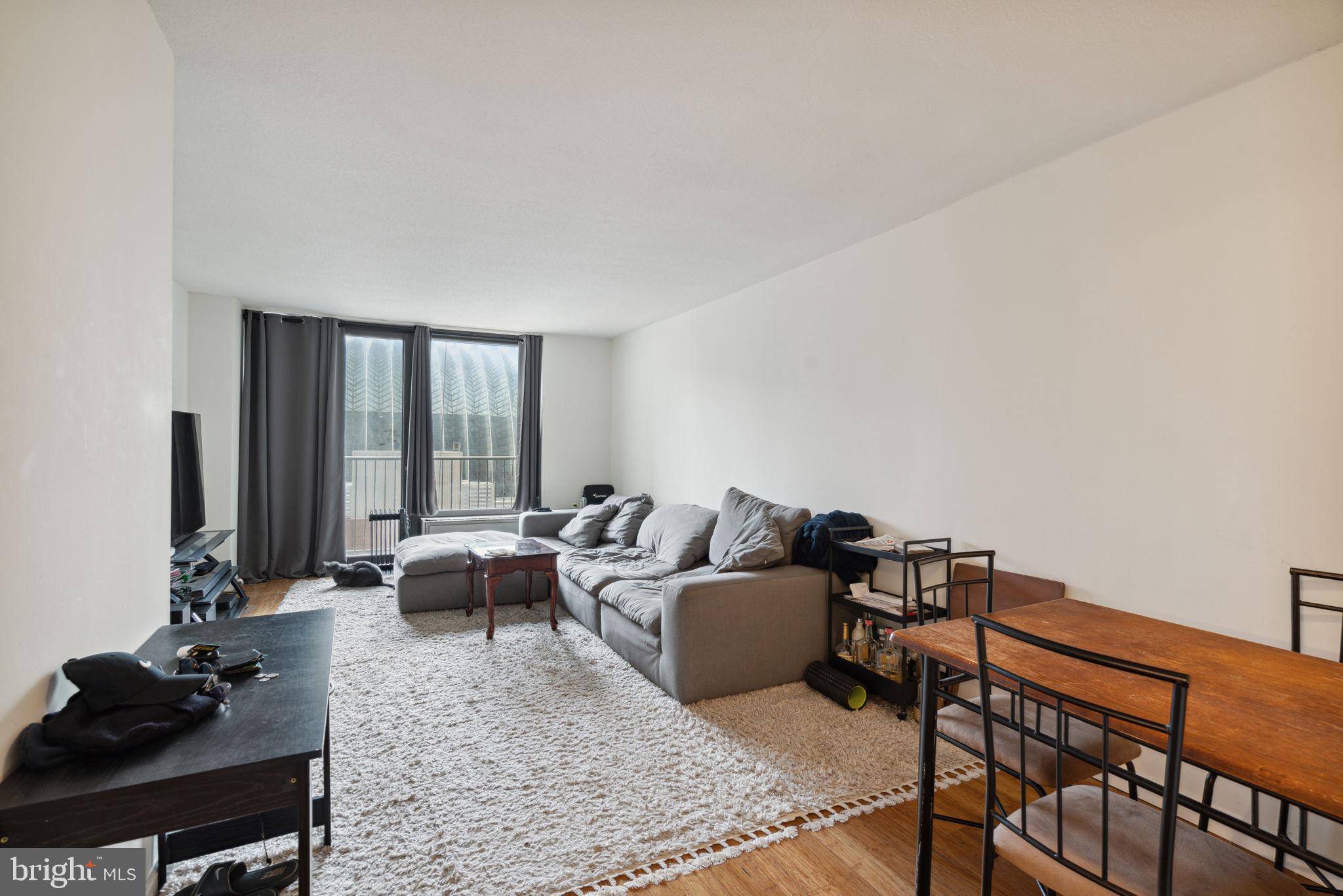 Philadelphia, PA 19102,1420 LOCUST ST #8O