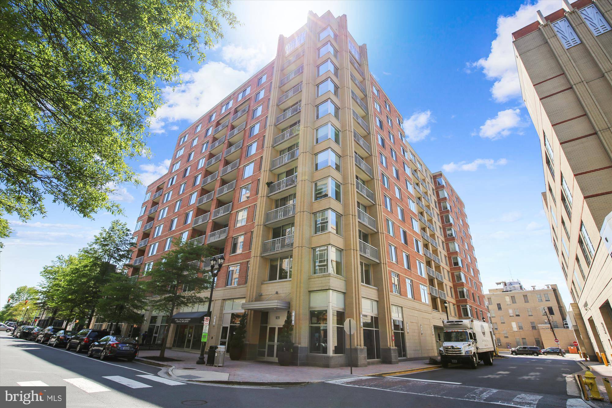 Arlington, VA 22201,1020 N HIGHLAND ST #320