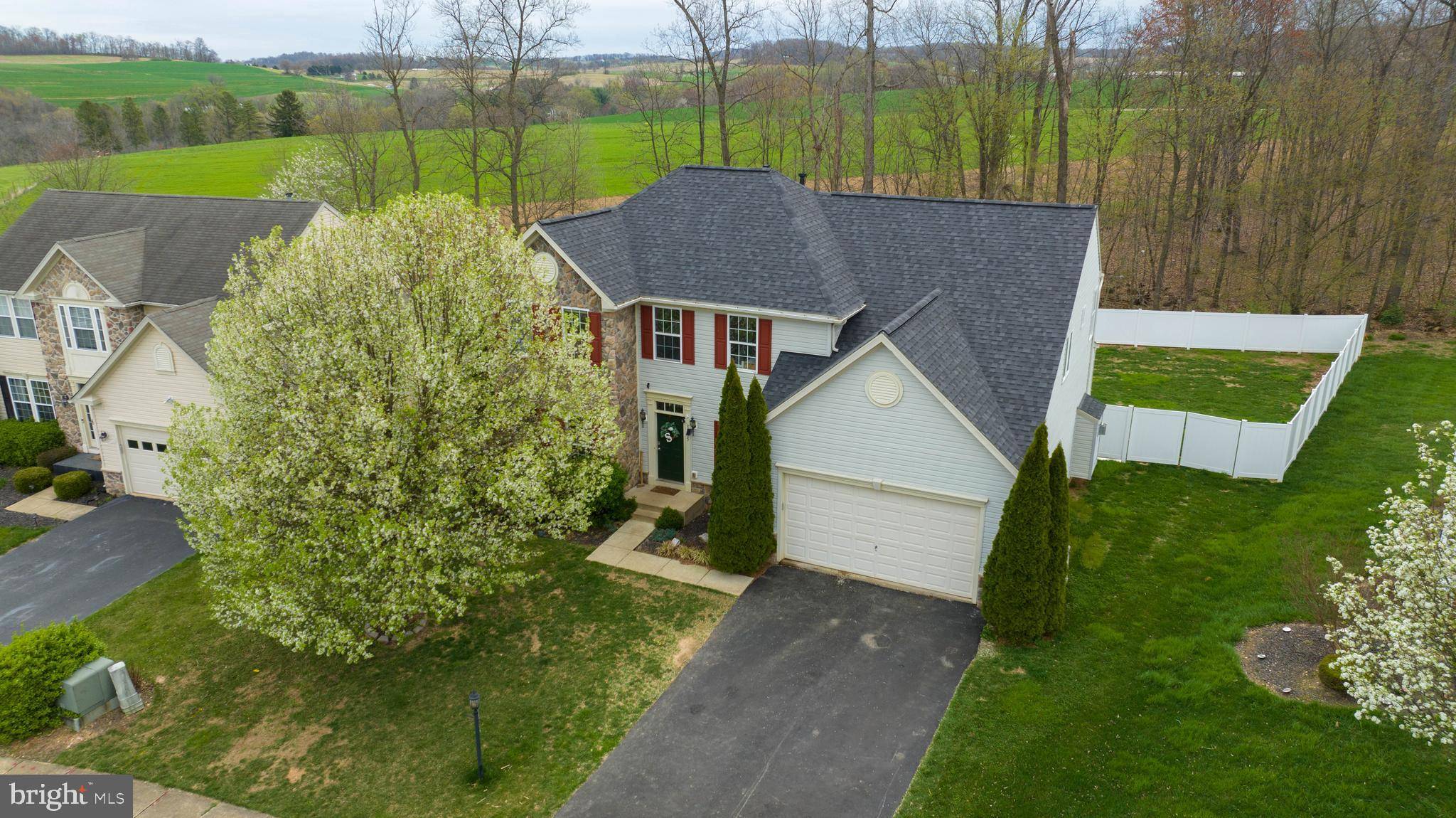 Spring Grove, PA 17362,3555 HARDWOOD TER