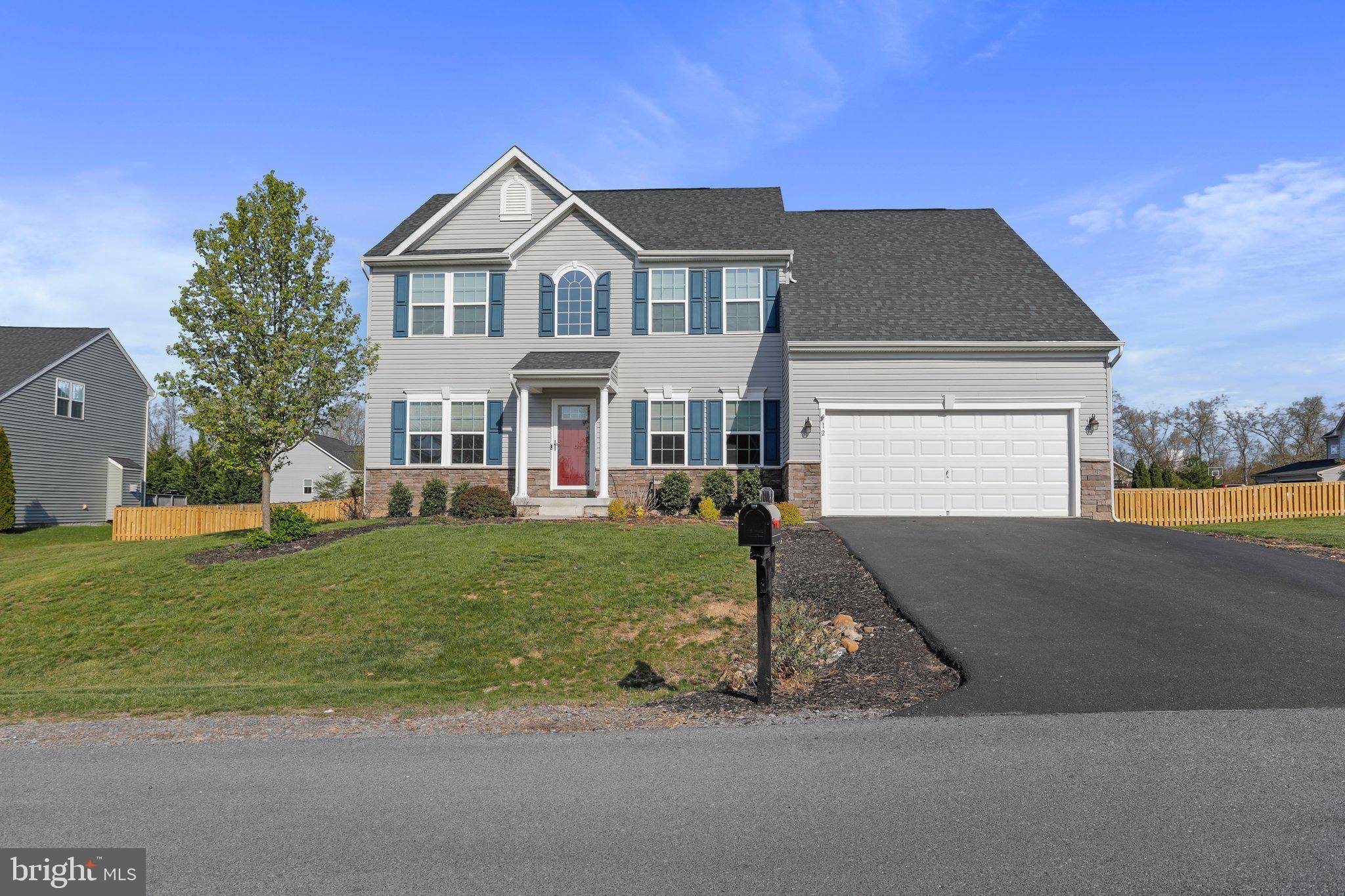 Falling Waters, WV 25419,12 KANAWHA CT