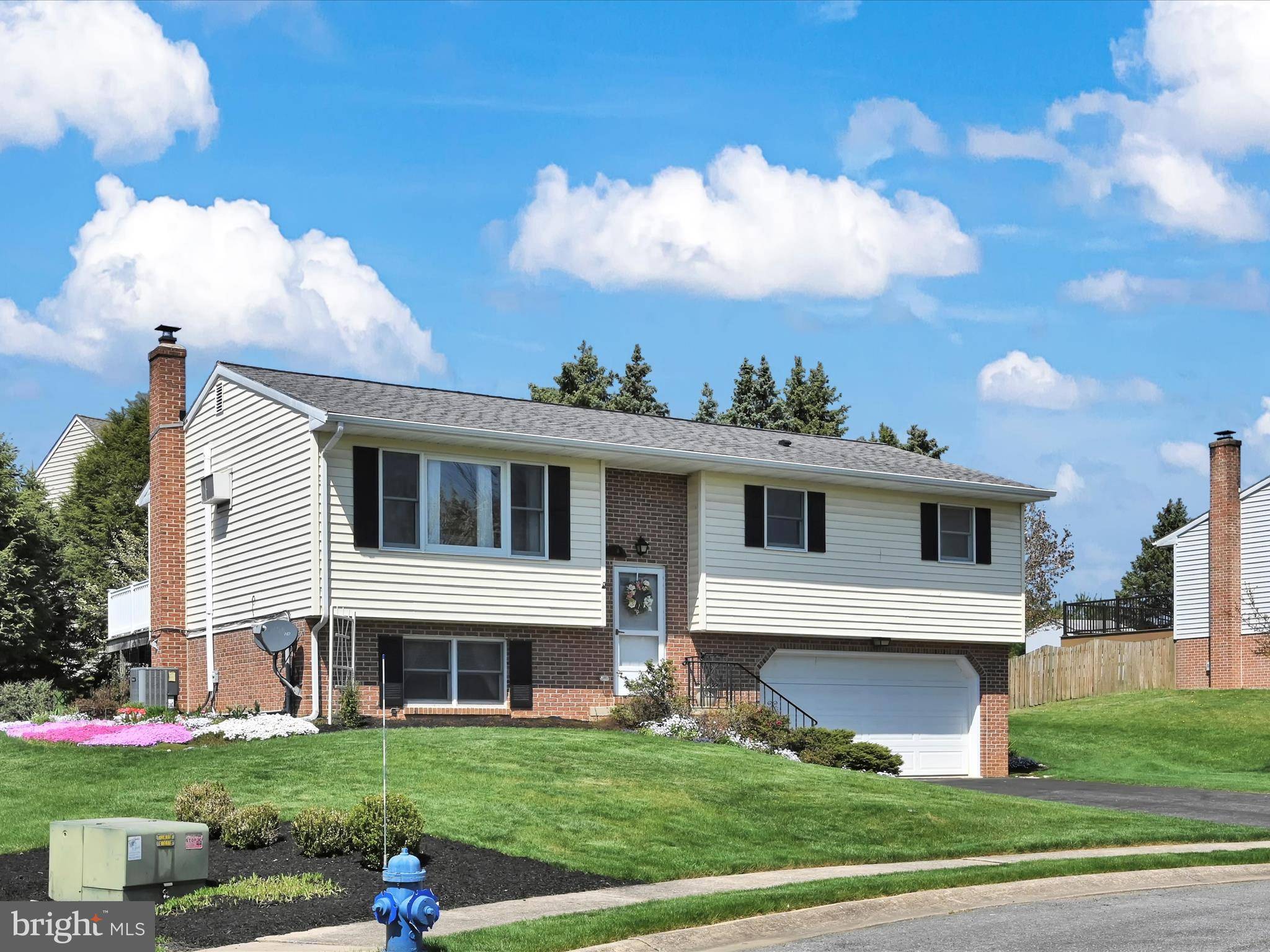 Mount Joy, PA 17552,923 LIBERTY CT