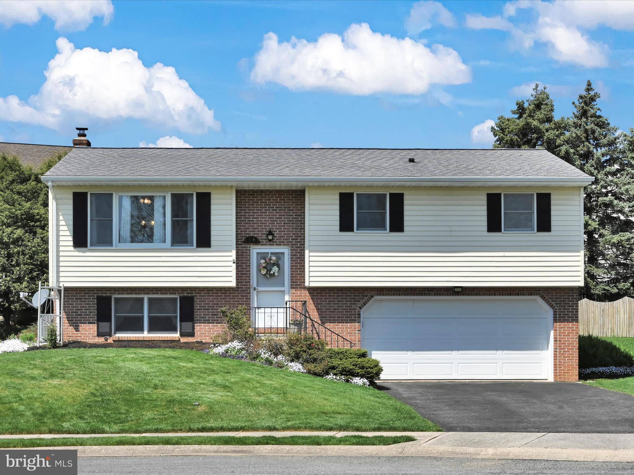 Mount Joy, PA 17552,923 LIBERTY CT