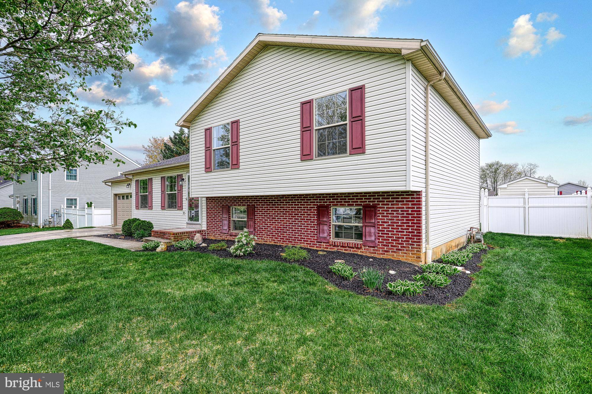 Hanover, PA 17331,1678 BEECH LN