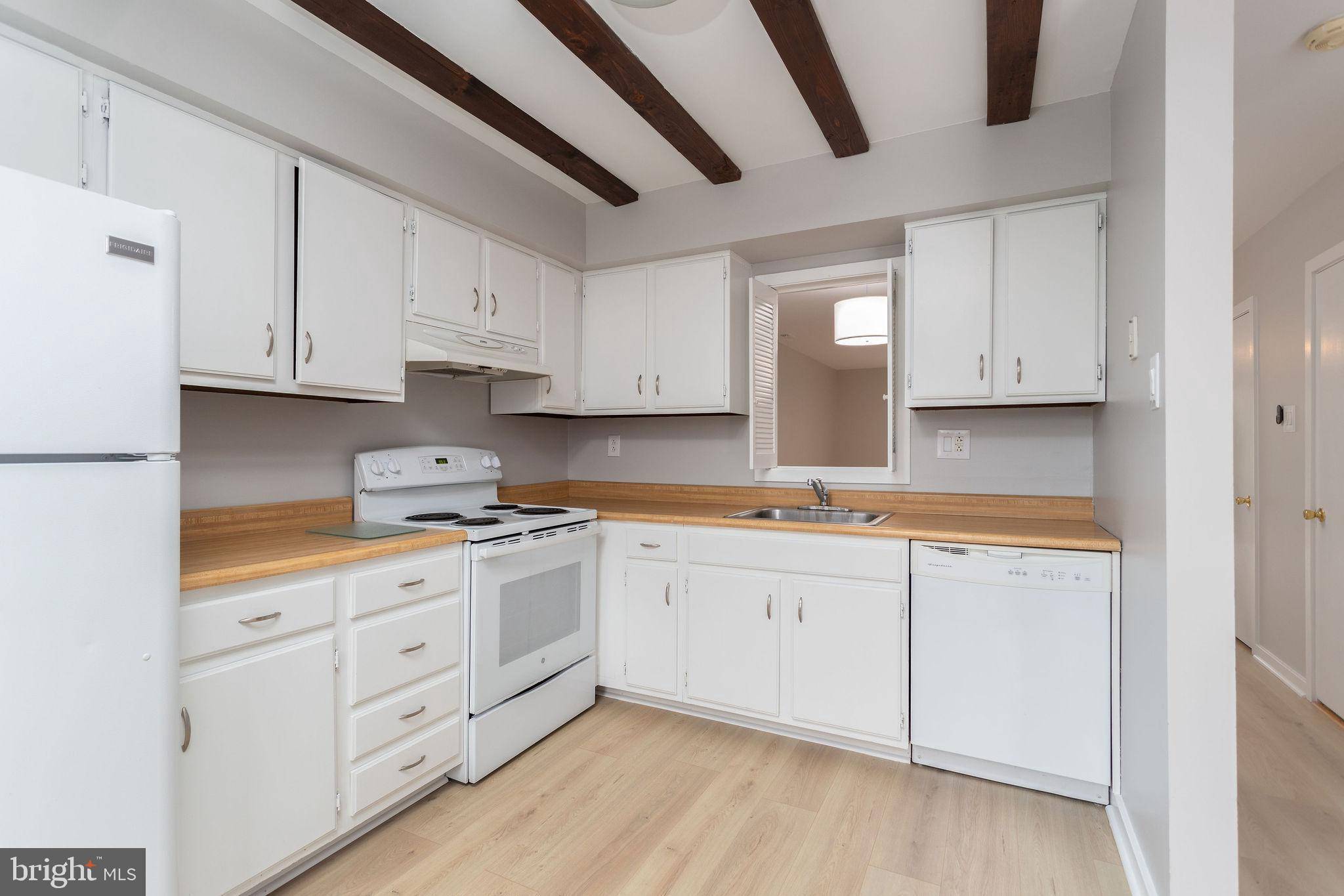 Evesham, NJ 08053,34 DORSET DR