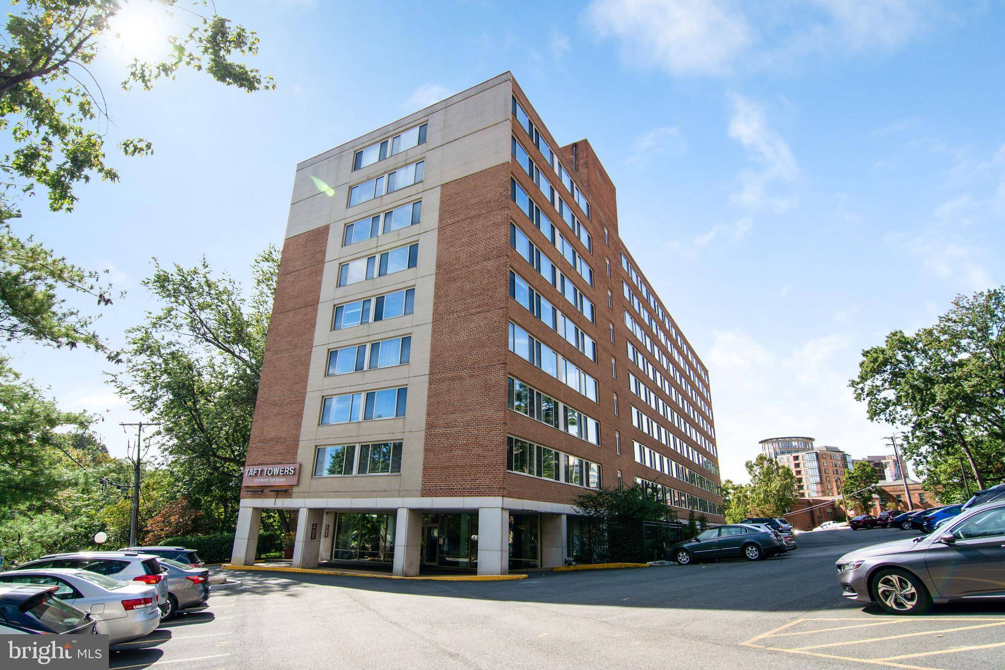 Arlington, VA 22201,1210 N TAFT ST #104