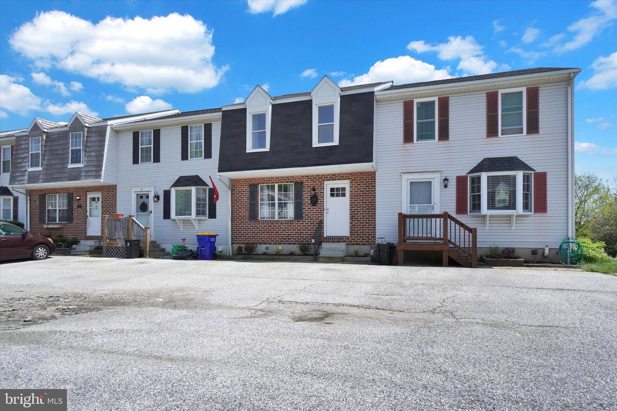 Stewartstown, PA 17363,53 KINGS WAY