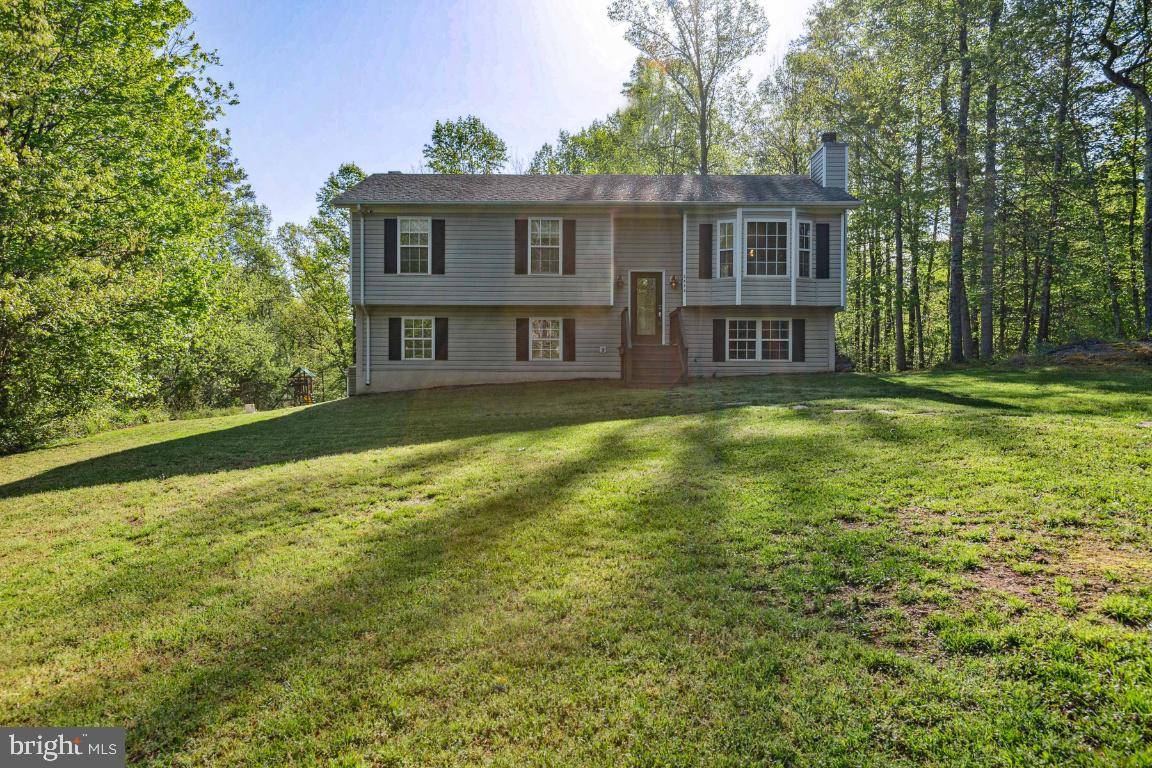 Reva, VA 22735,5488 RIVERBEND LN