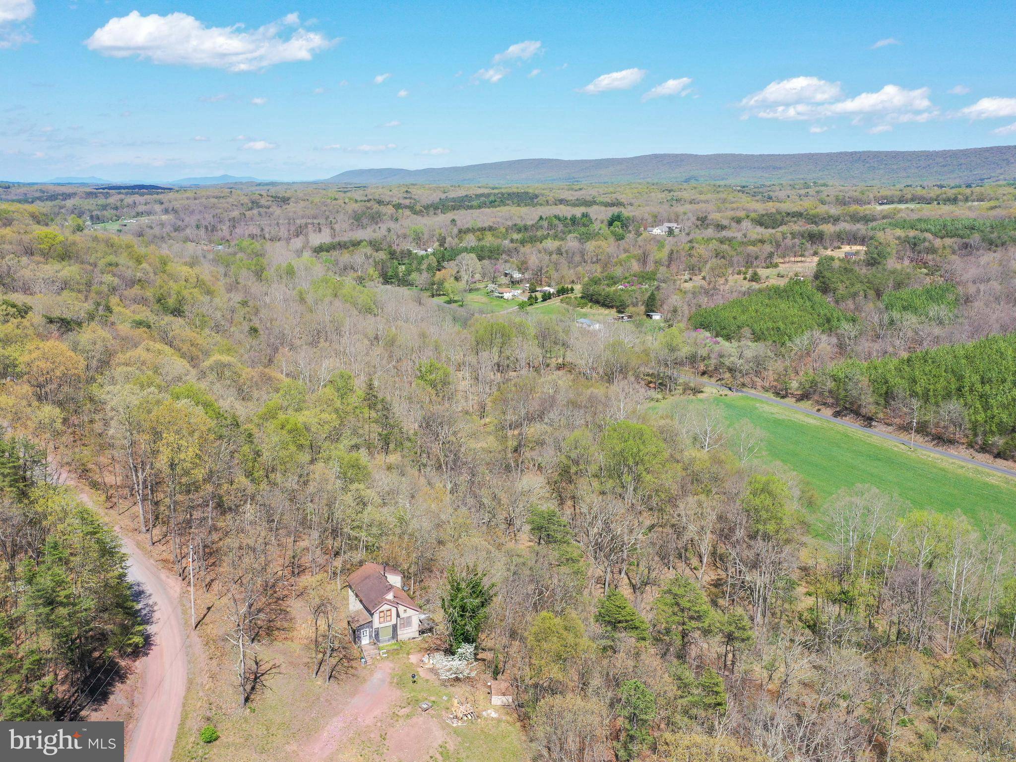 Berkeley Springs, WV 25411,435 PONDS CT