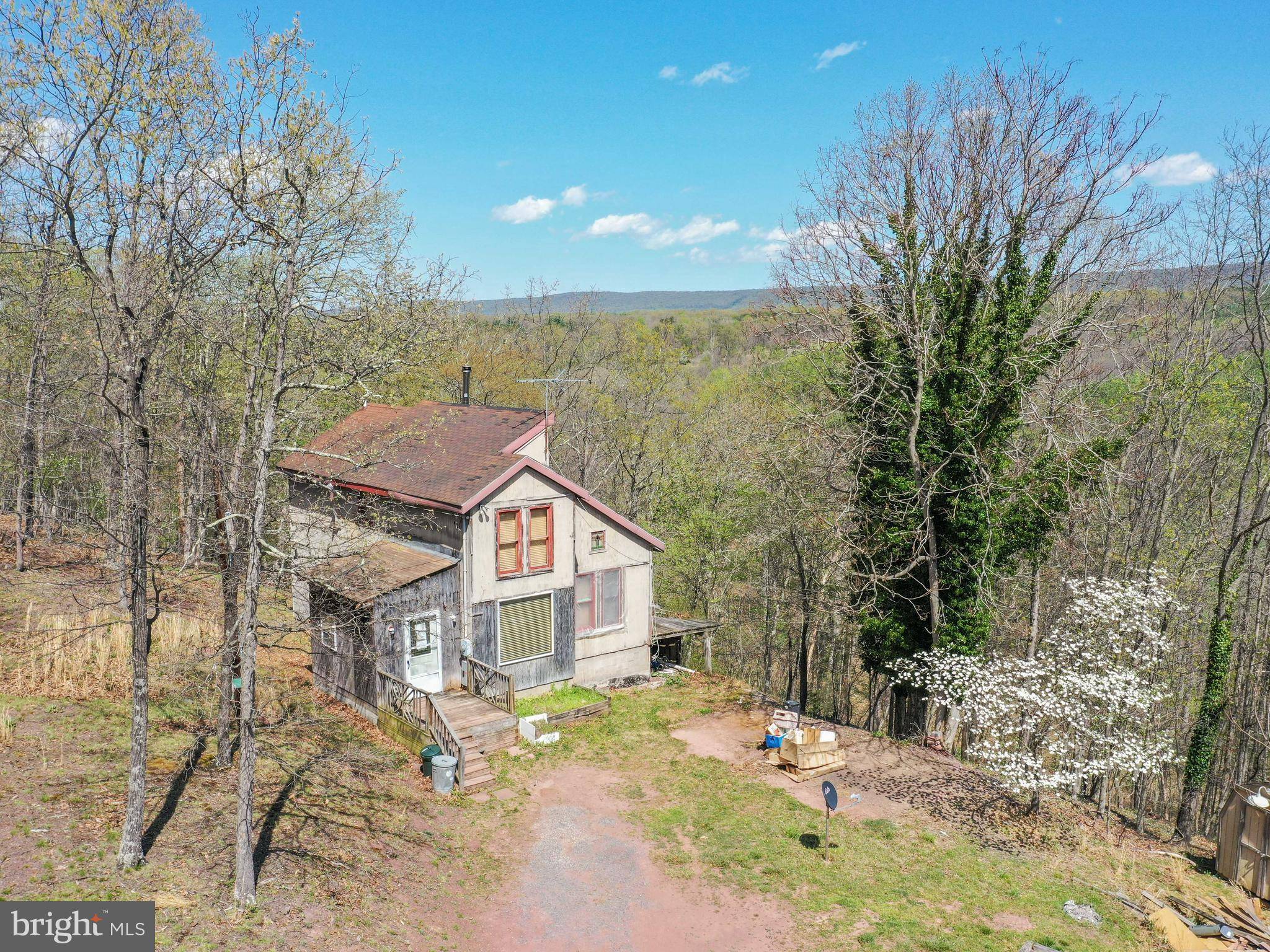 Berkeley Springs, WV 25411,435 PONDS CT