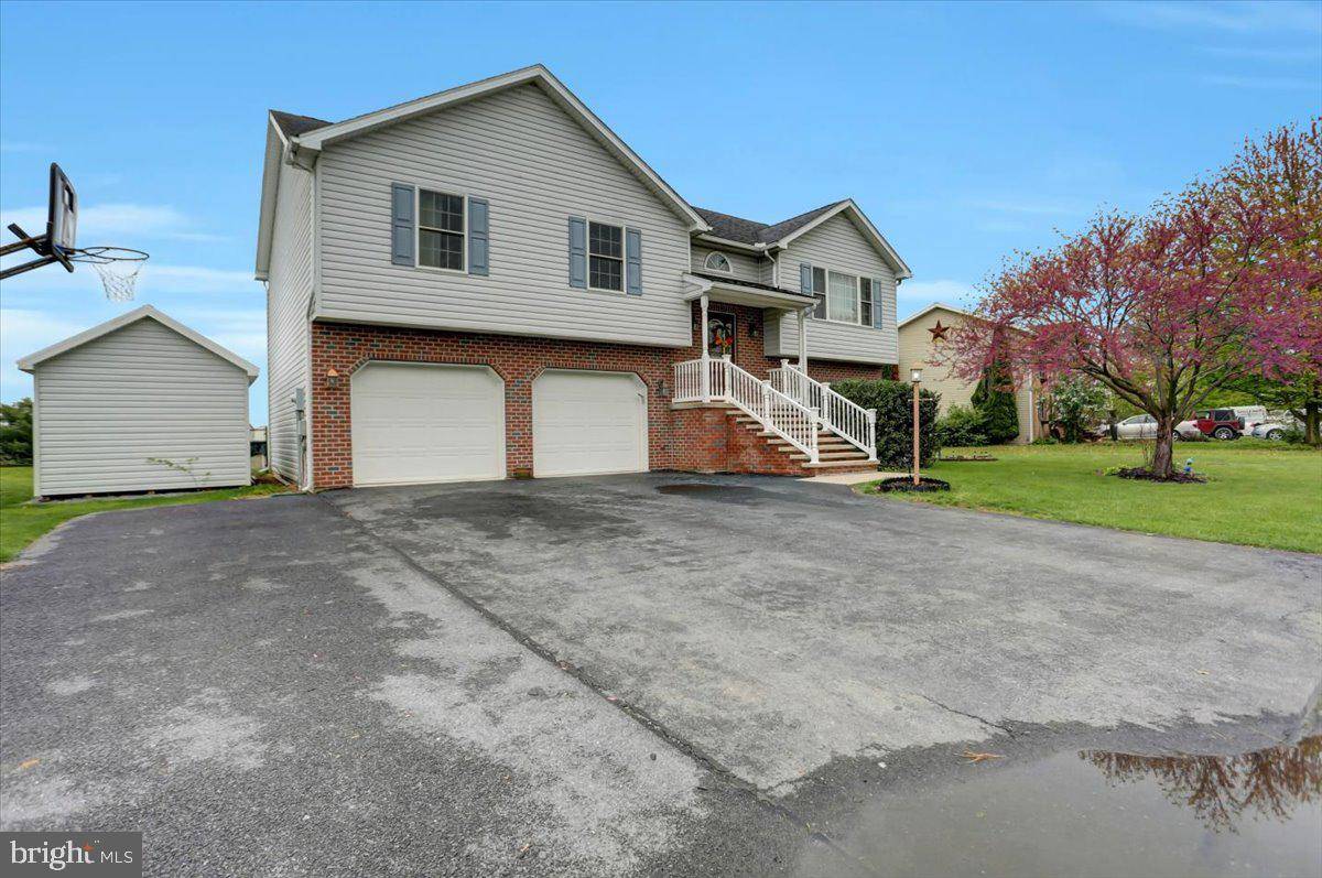 Shippensburg, PA 17257,205 GROVE DRIVE