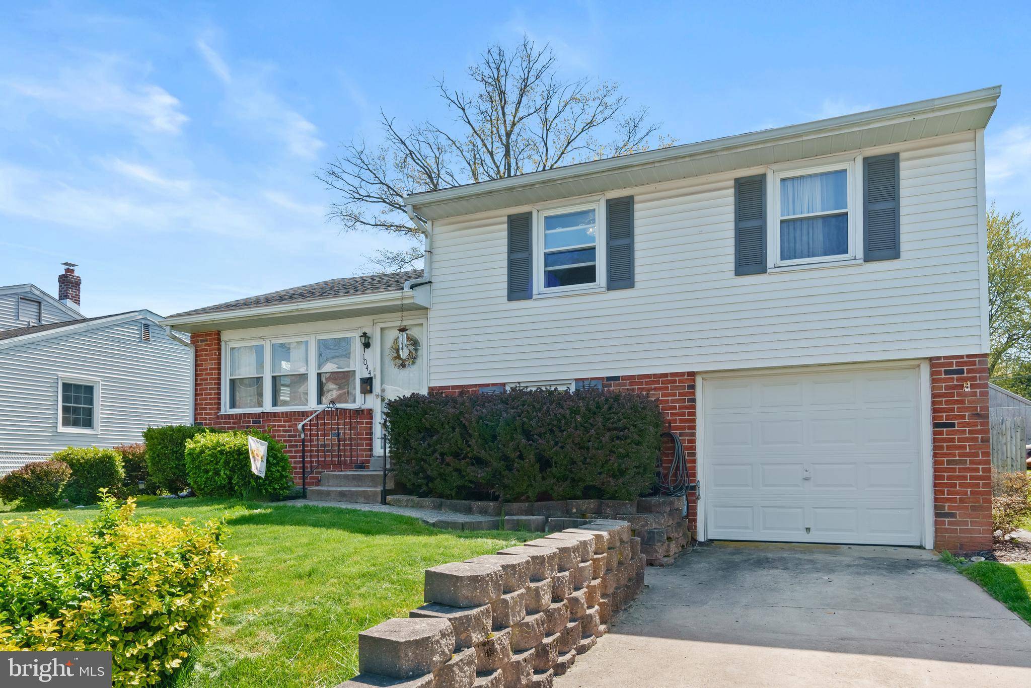 Lansdale, PA 19446,1044 POPLAR ST