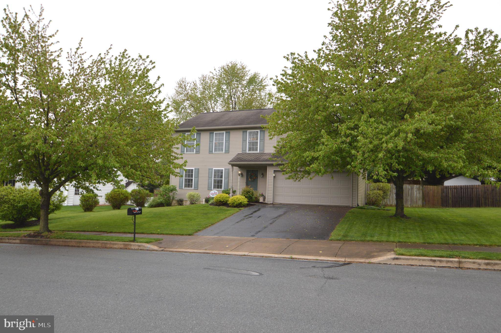 Lititz, PA 17543,10 PEACH DR