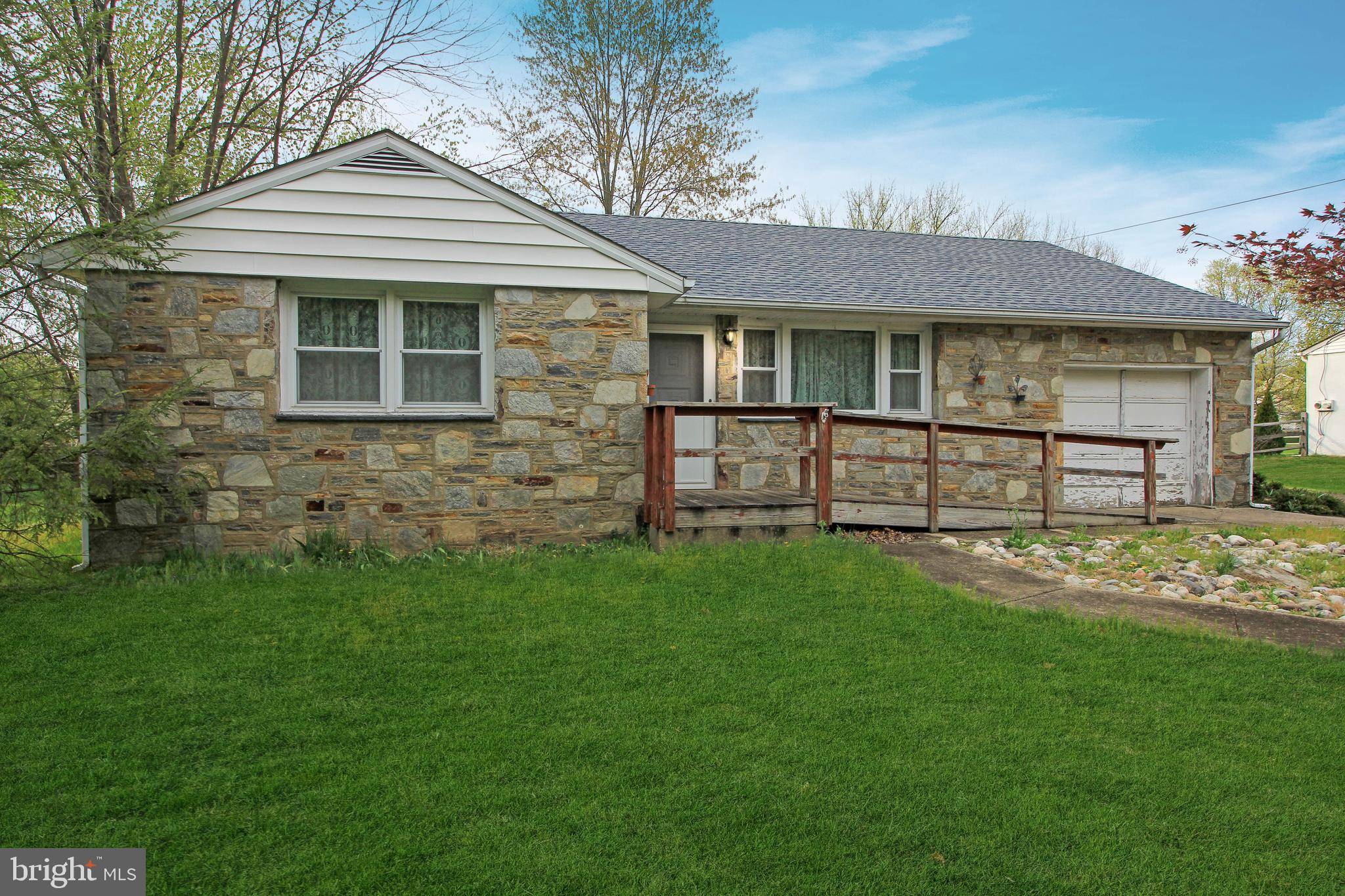 North Wales, PA 19454,607 N WALES RD