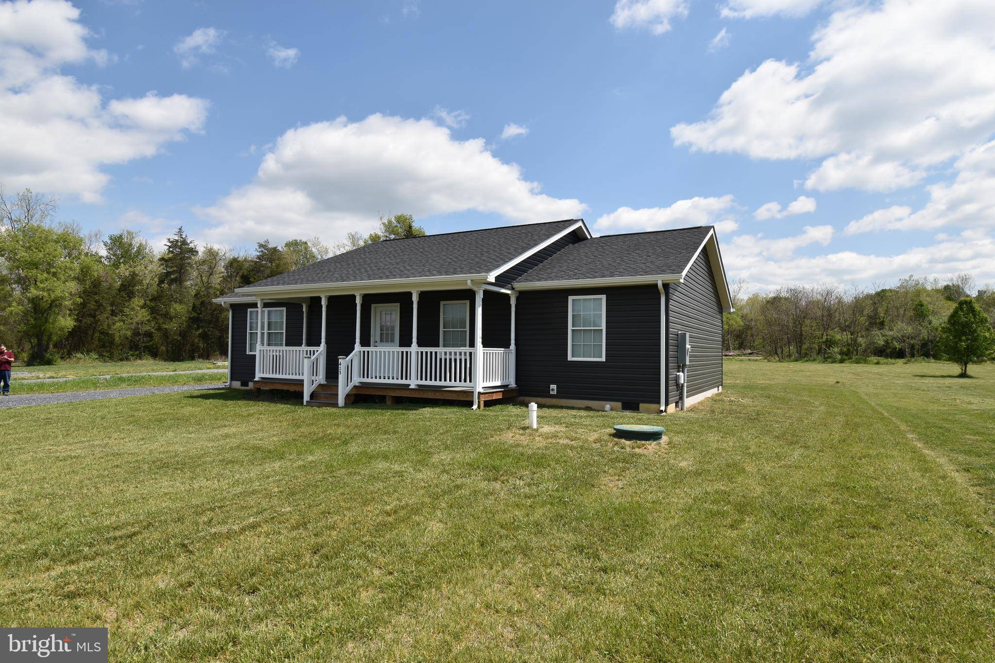 Luray, VA 22835,423 CREEKSIDE DR