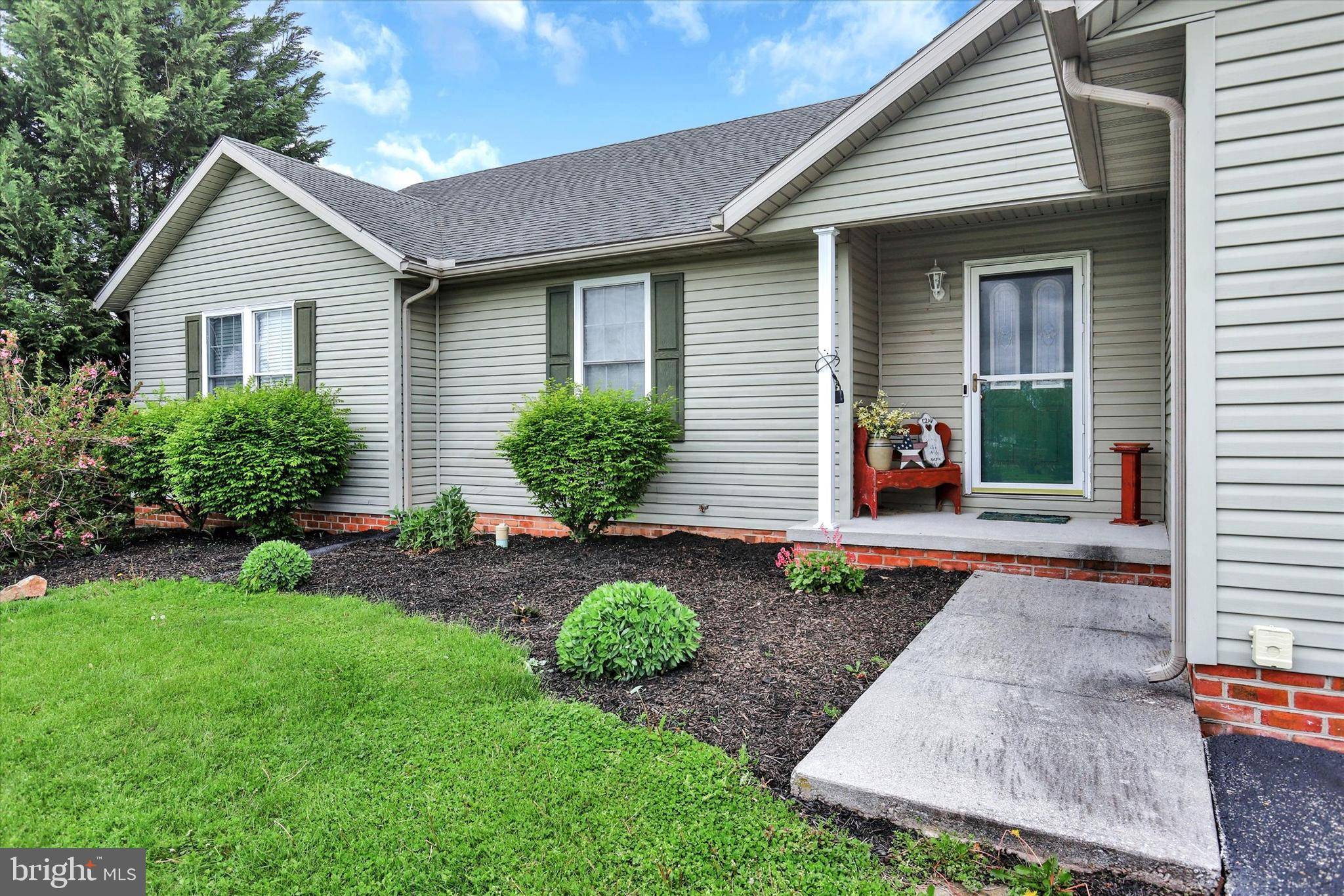 Abbottstown, PA 17301,135 HUNTERS CIR