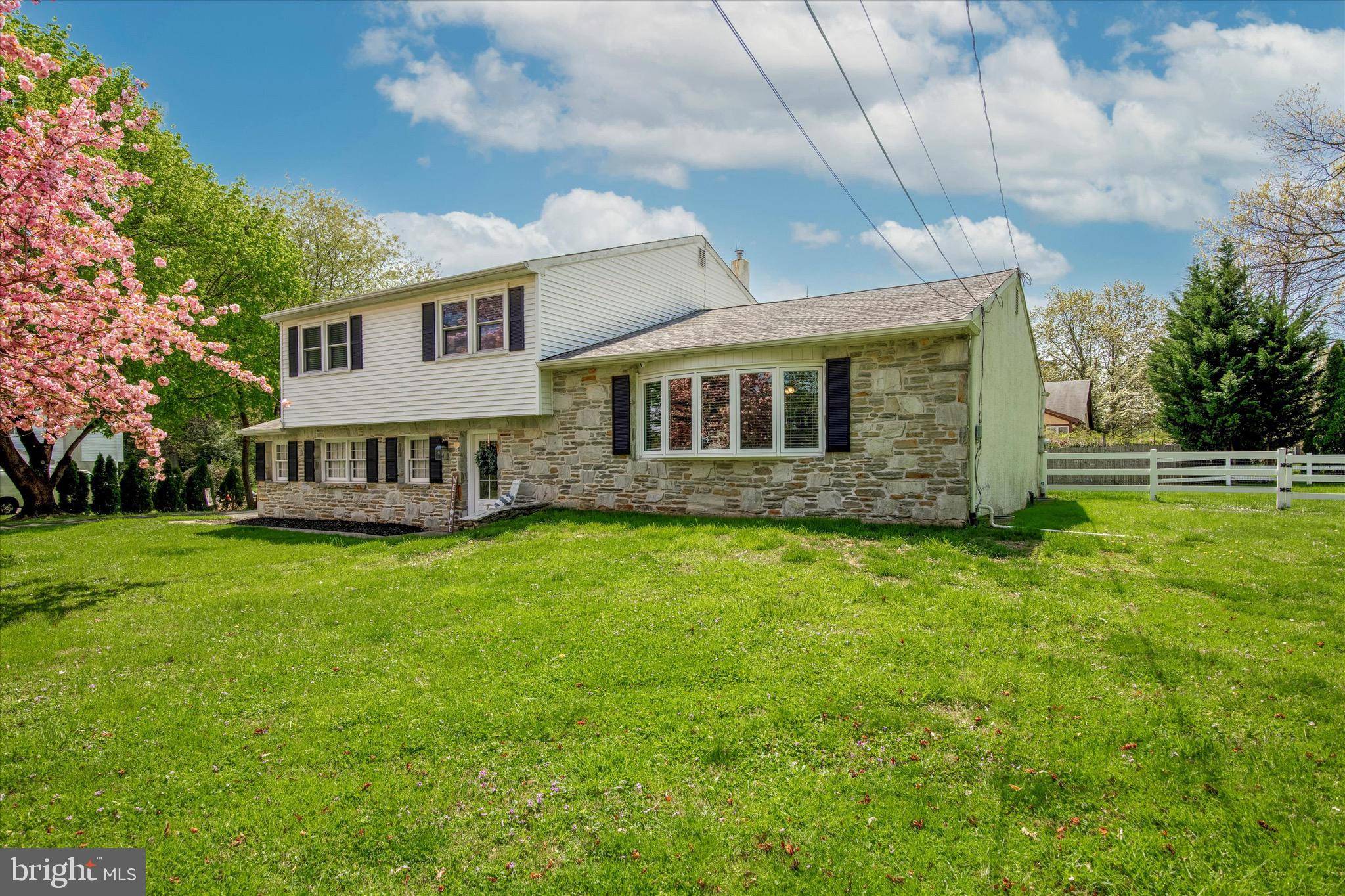 Huntingdon Valley, PA 19006,304 PHEASANT DR