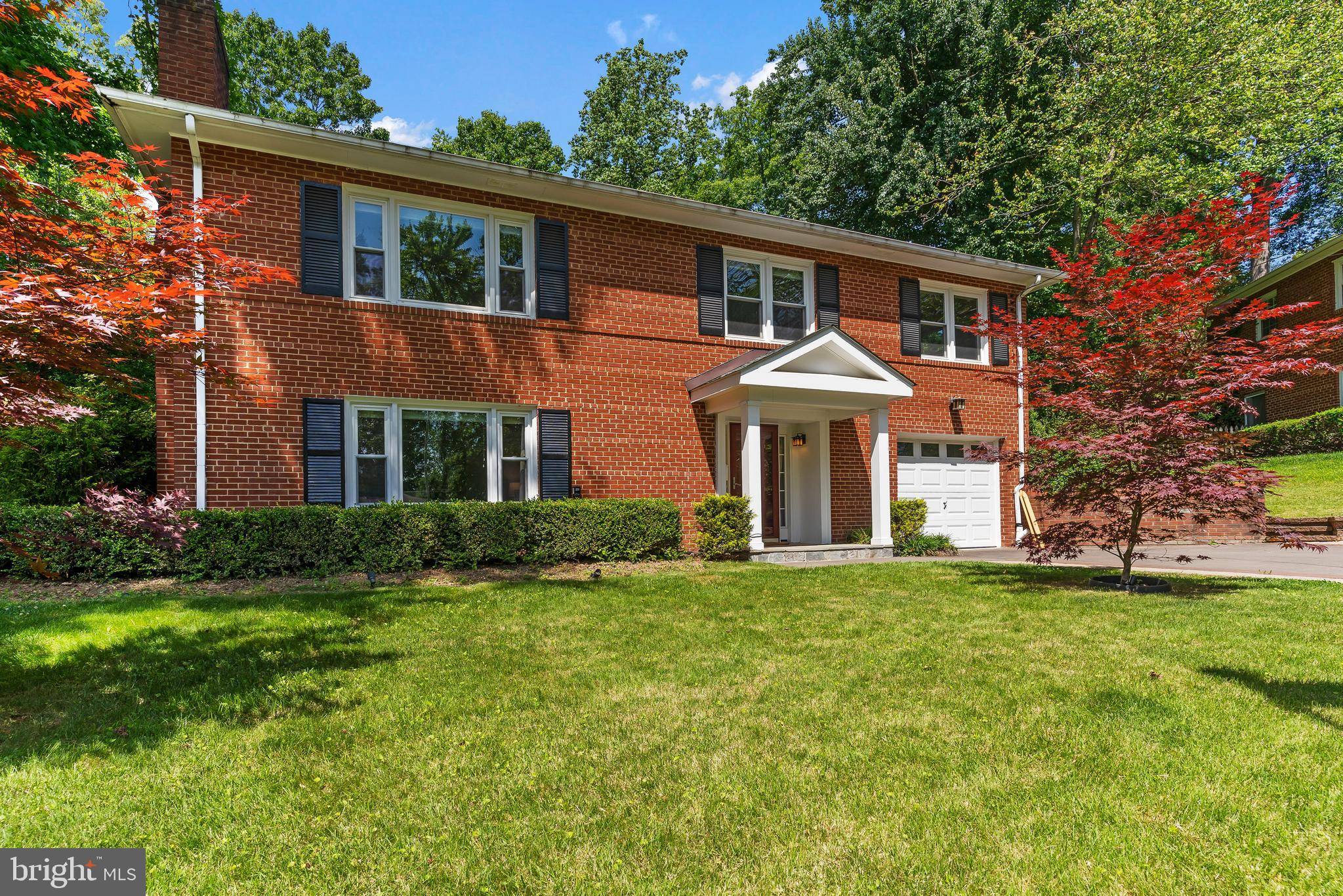 Falls Church, VA 22044,3156 RAVENWOOD DR