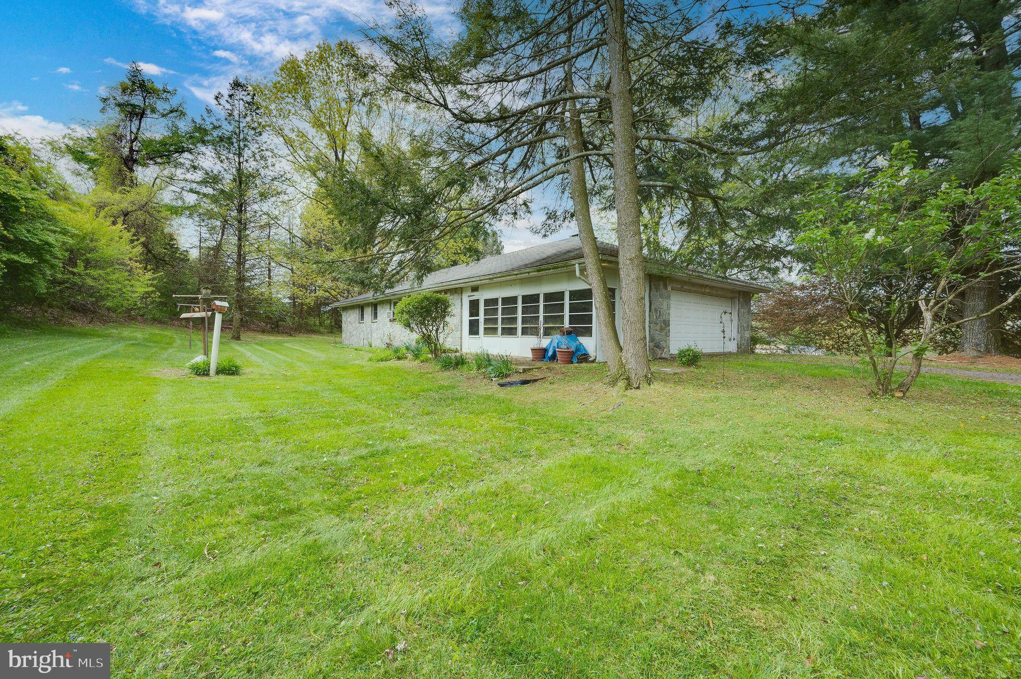 Mohnton, PA 19540,1622 WYOMISSING RD