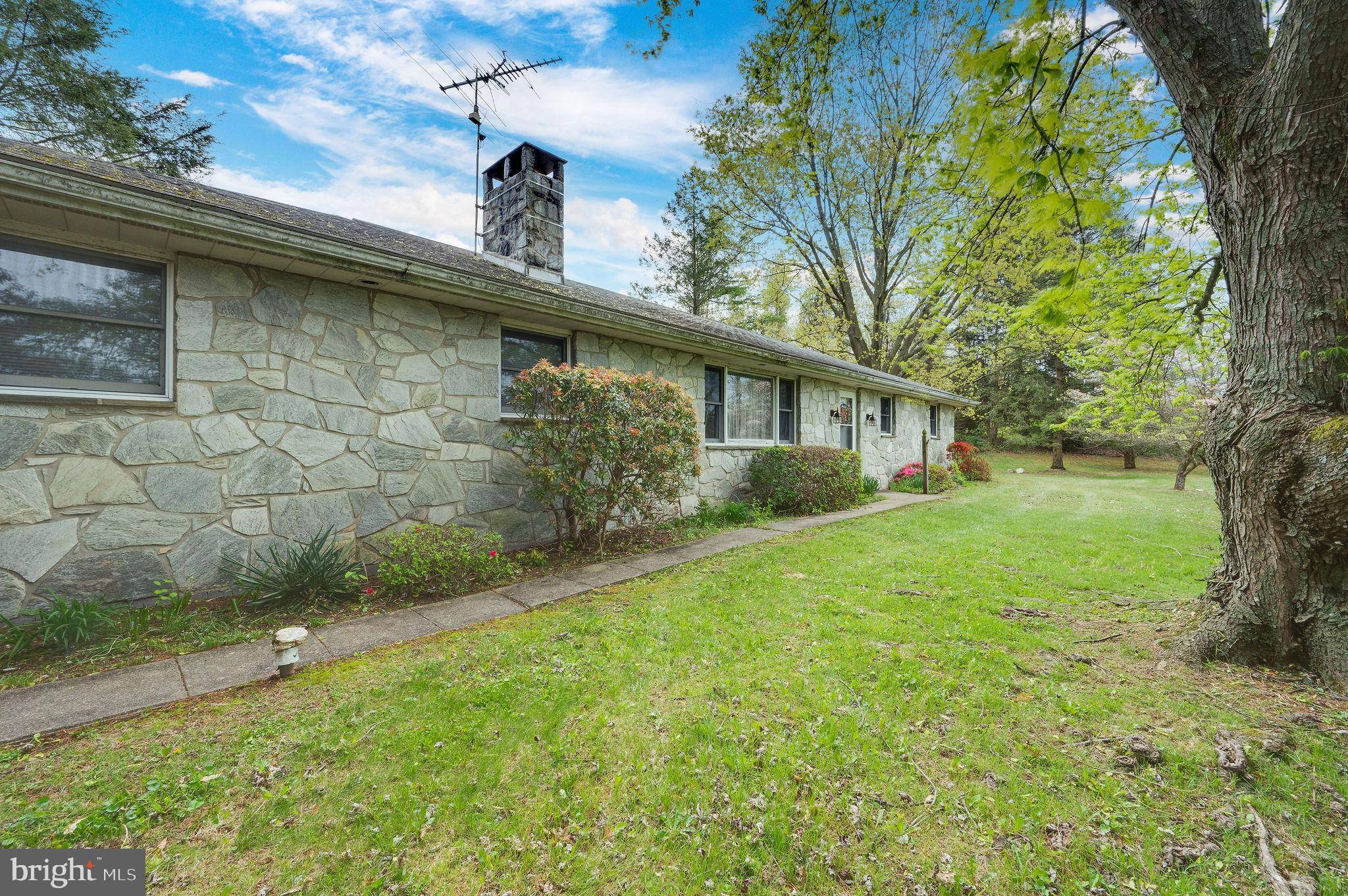 Mohnton, PA 19540,1622 WYOMISSING RD