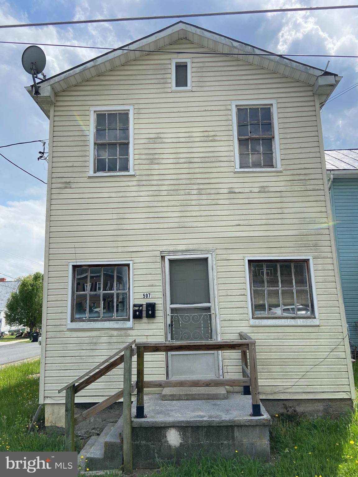 Strasburg, VA 22657,507 ASH ST