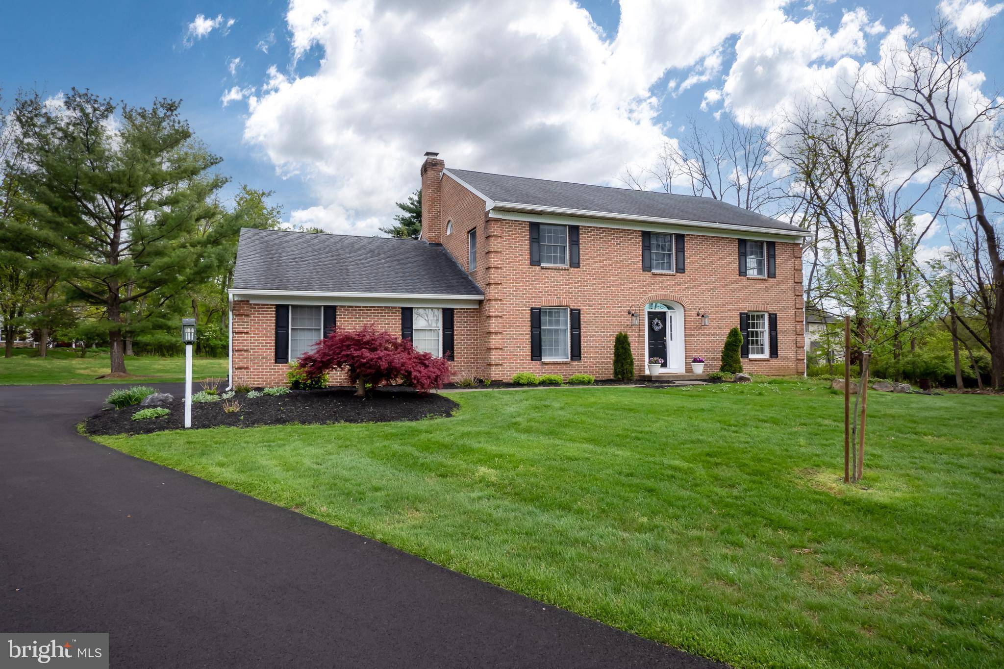 Bethlehem, PA 18015,1939 SAUCON DALE CIR