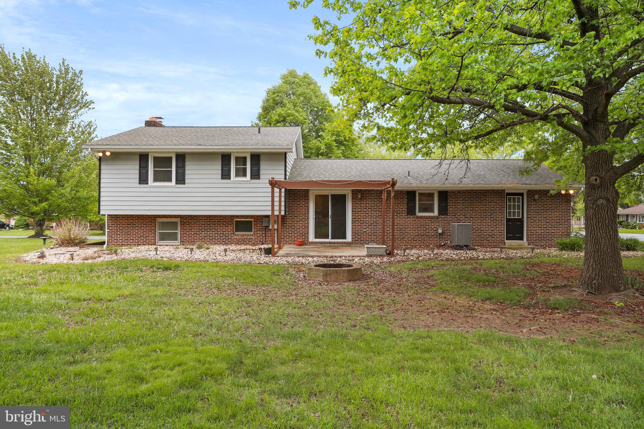 New Market, VA 22844,9881 PLEASANT VIEW DR