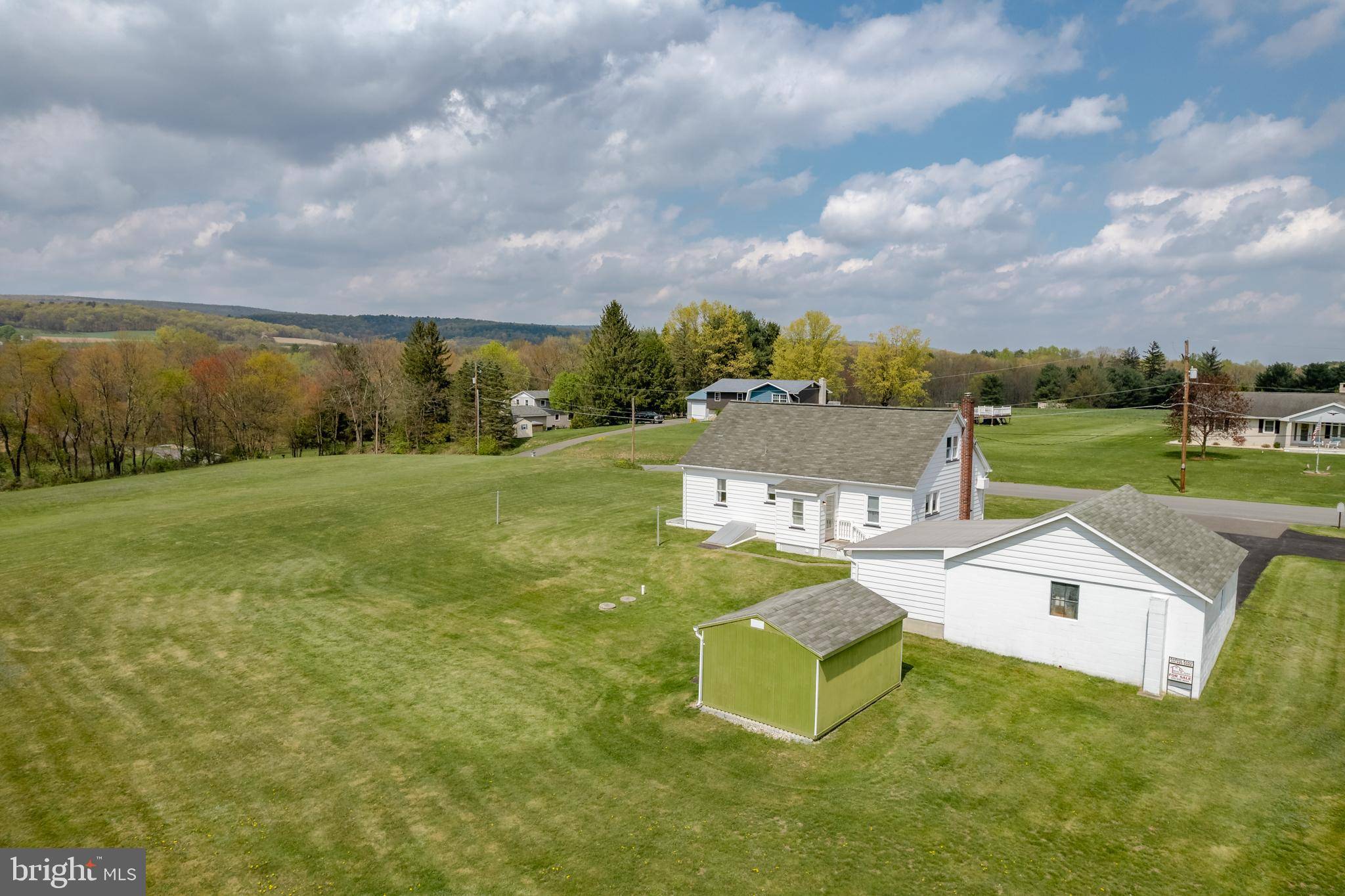 Lehighton, PA 18235,576 SPRING HOUSE RD