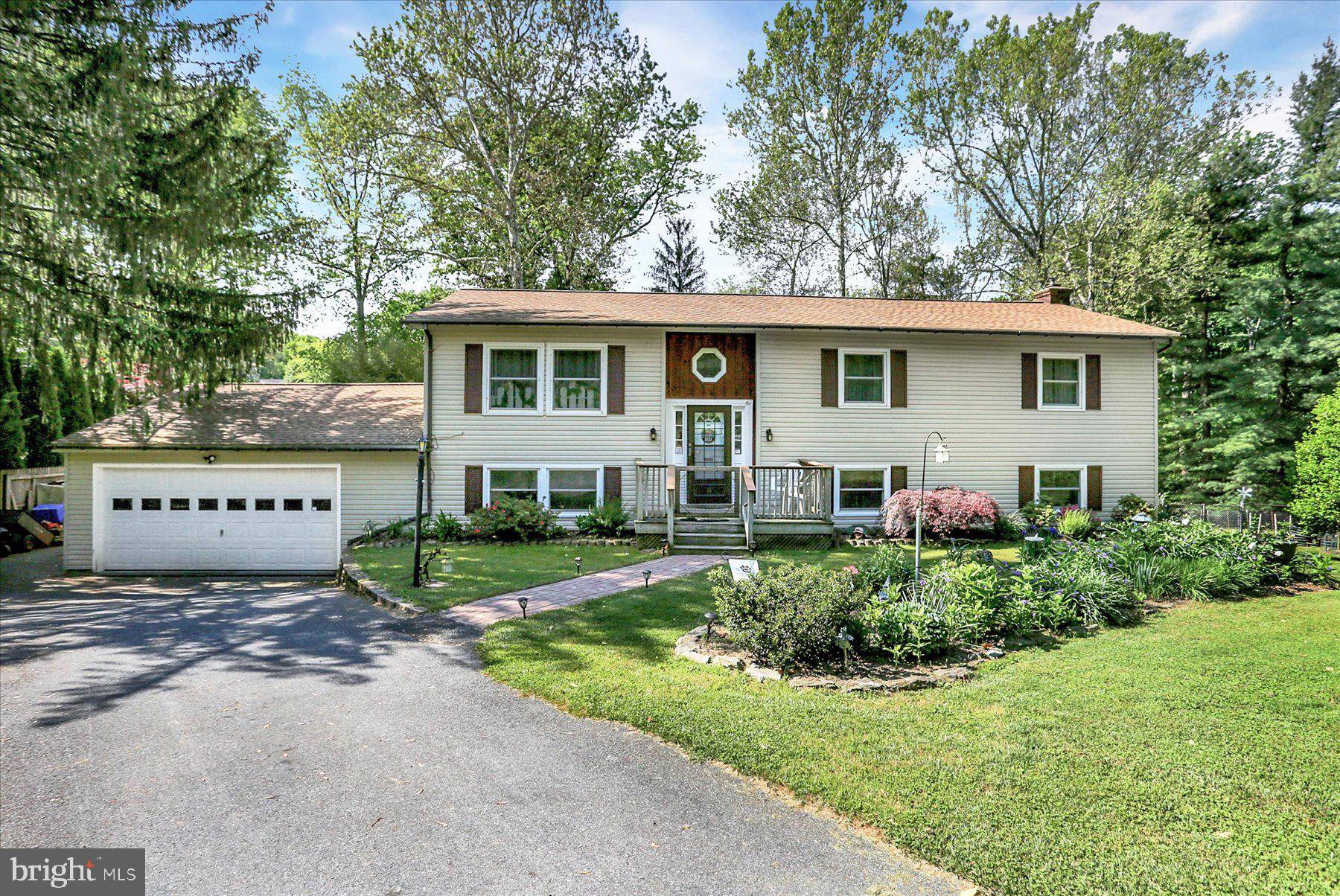 Willow Street, PA 17584,14 DOGWOOD LN