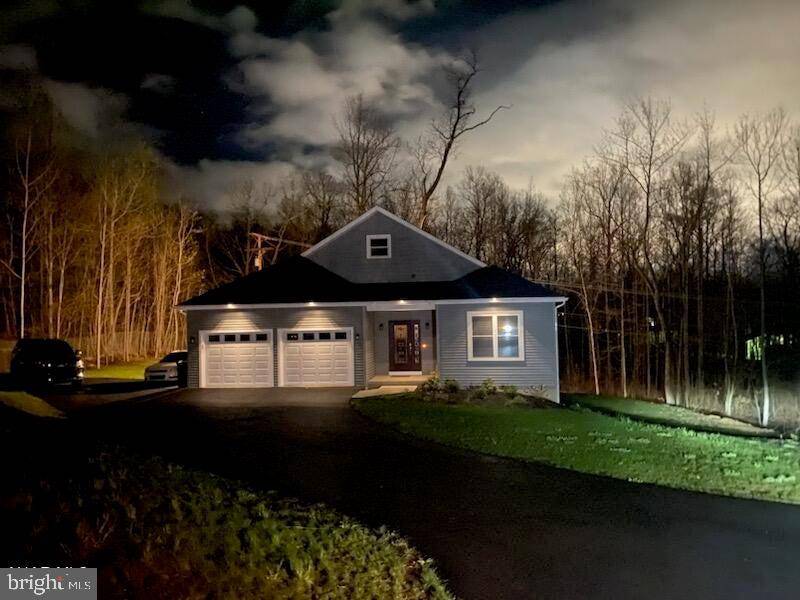 Altoona, PA 16602,846 BRUSH OAKS DR