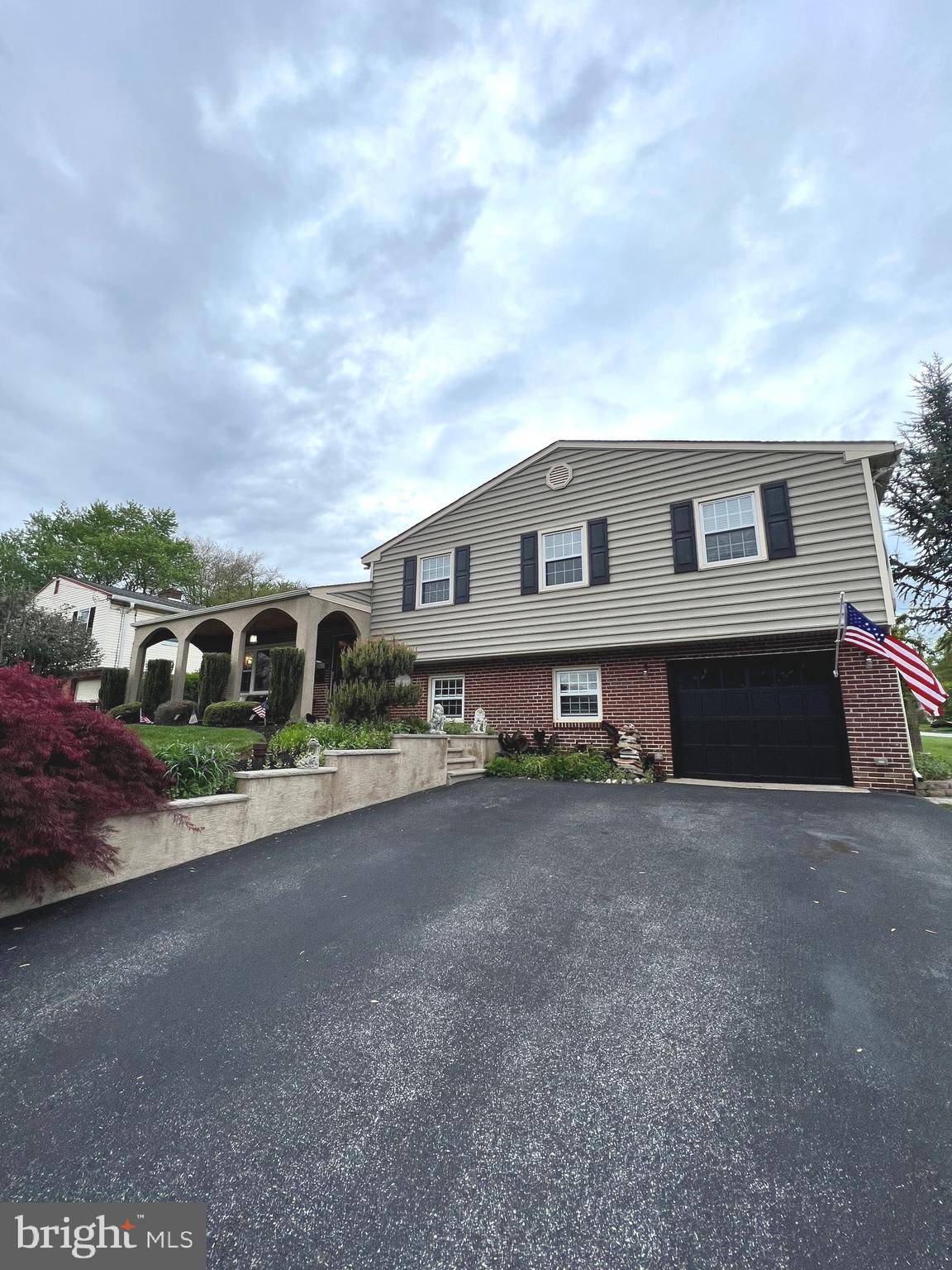 Aston, PA 19014,2390 HILLSIDE LN