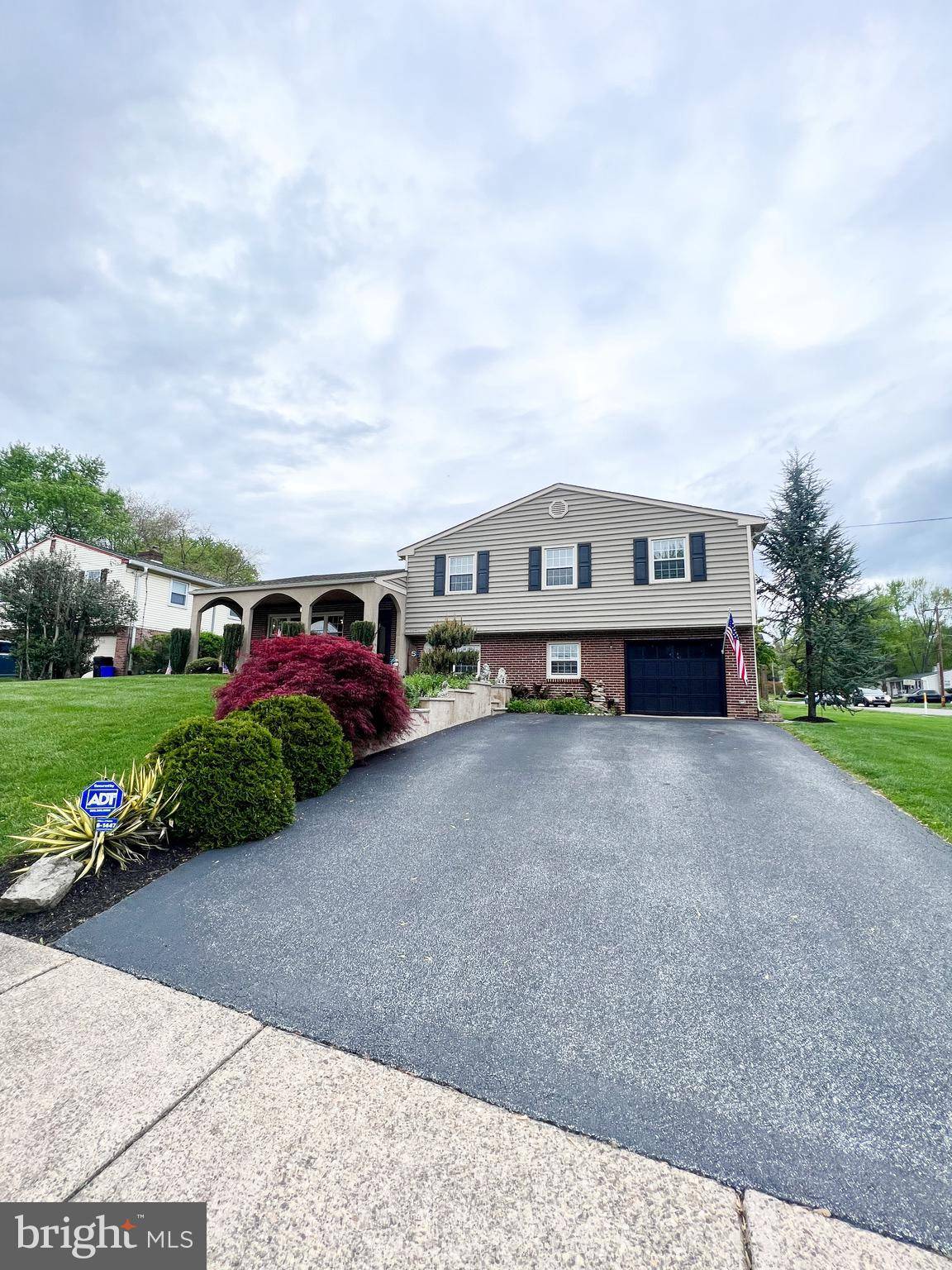 Aston, PA 19014,2390 HILLSIDE LN