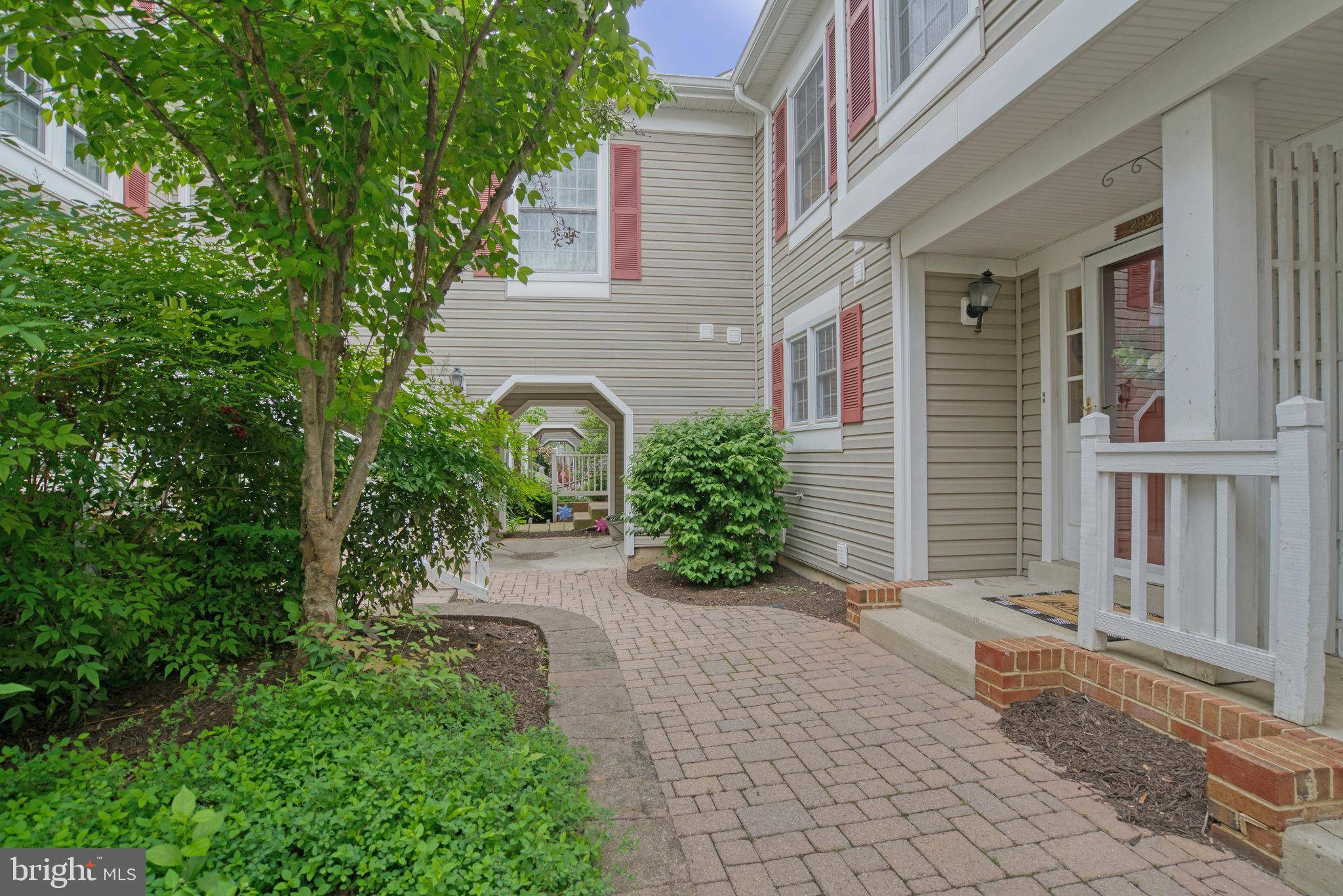 Arlington, VA 22206,2923 S WOODSTOCK ST #B