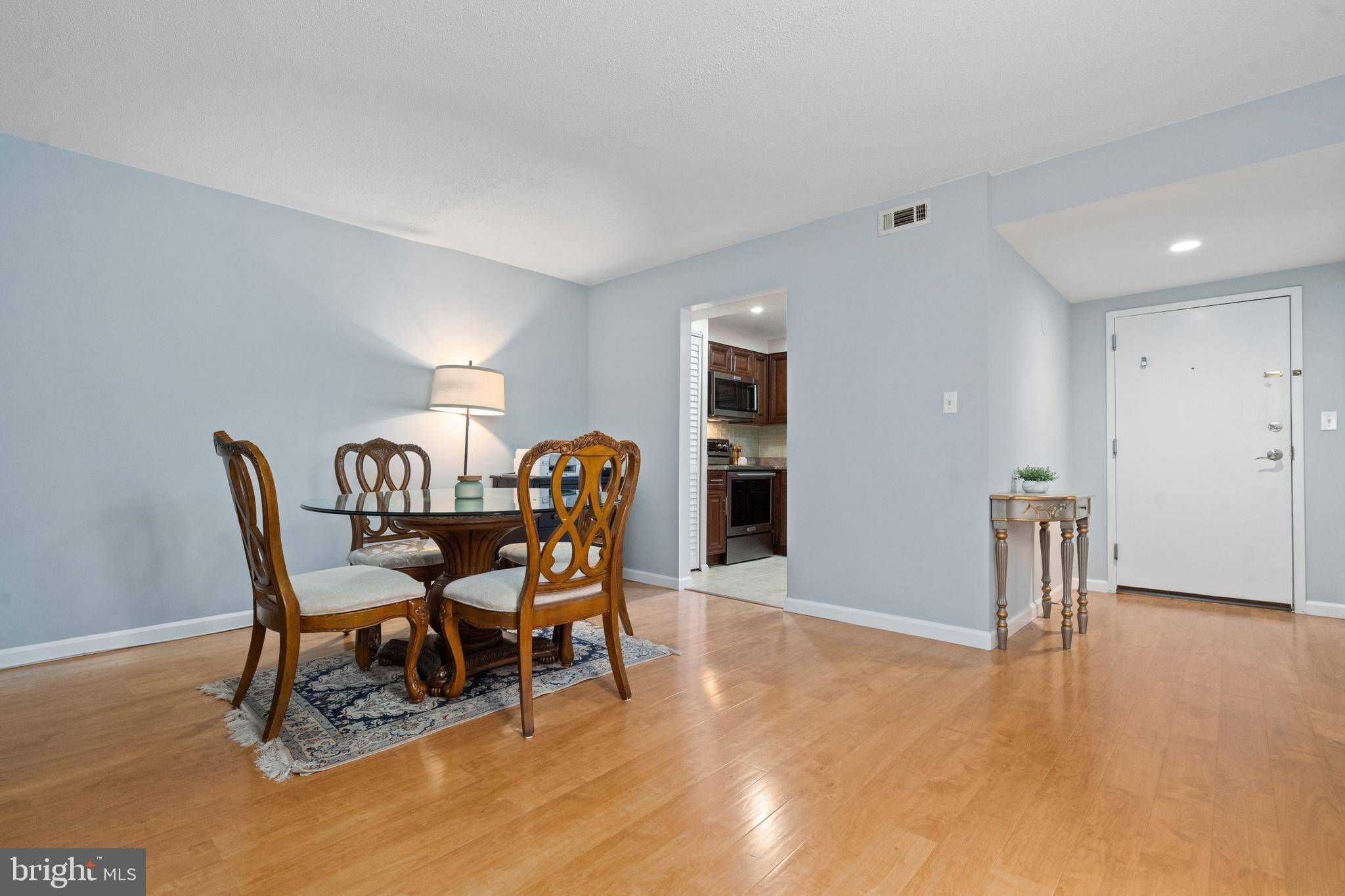 Mclean, VA 22102,7640 TREMAYNE PL #113