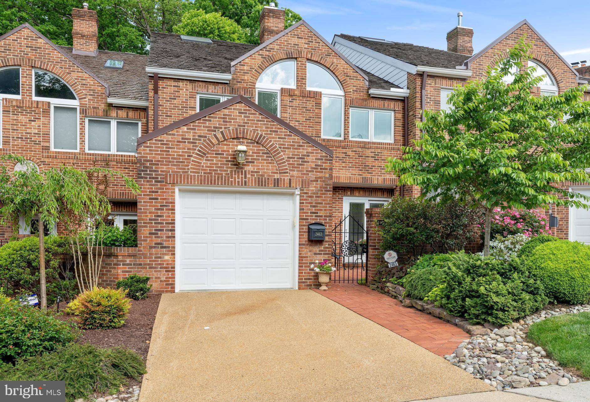 Arlington, VA 22207,2463 N WAKEFIELD CT