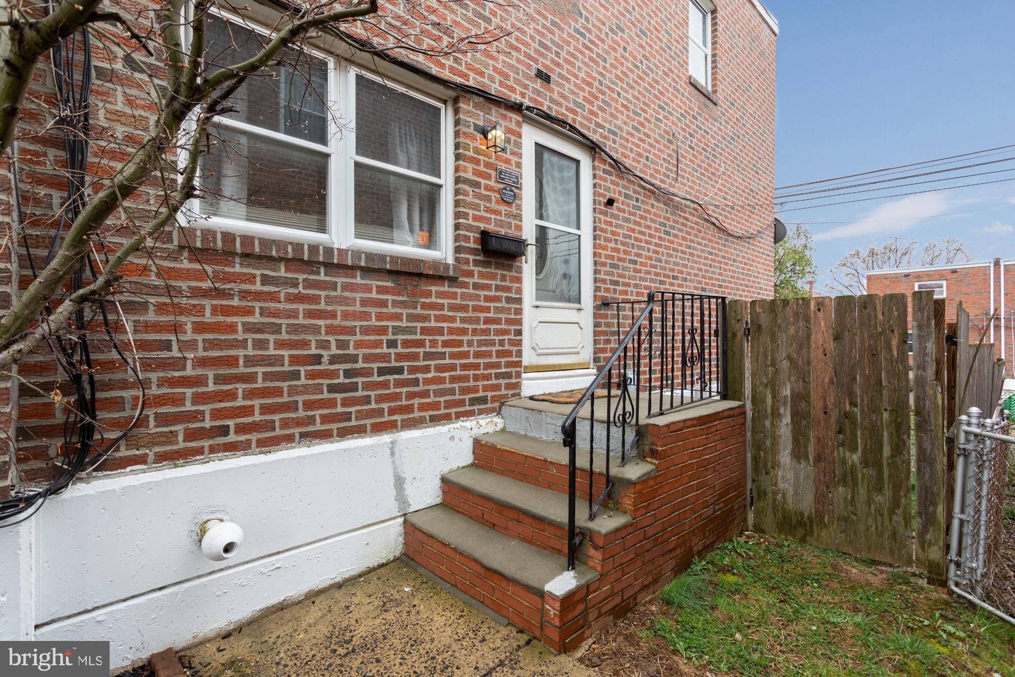 Philadelphia, PA 19152,2736 TAUNTON ST