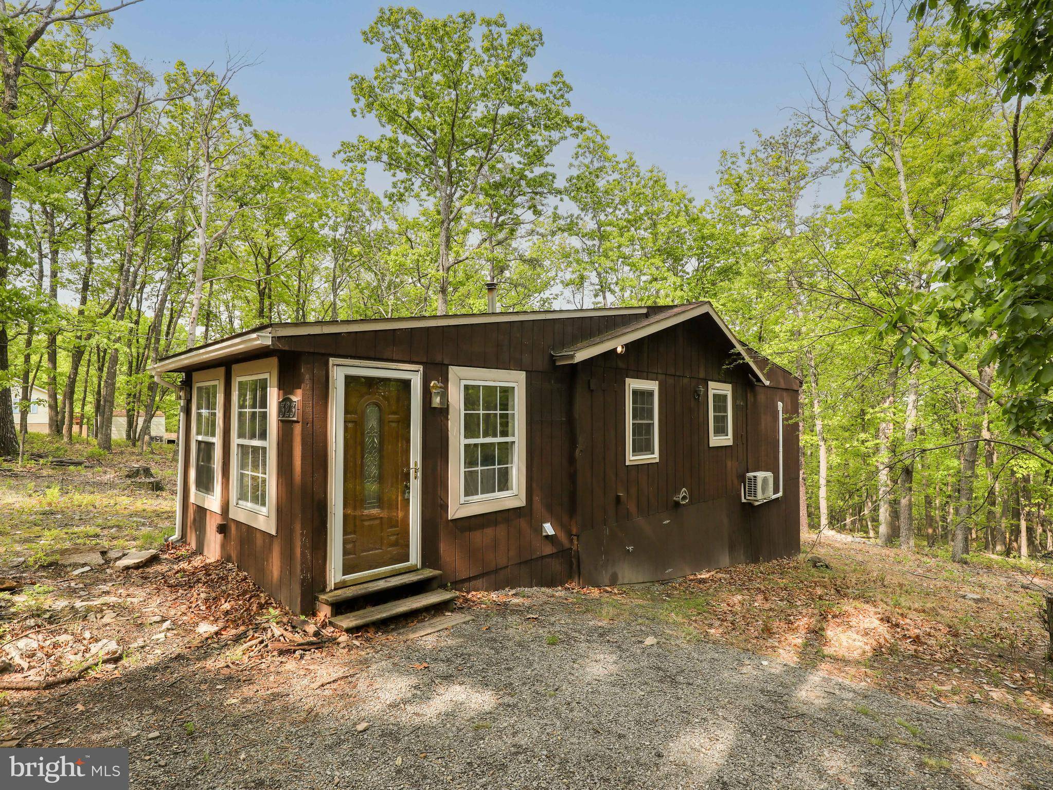 Great Cacapon, WV 25422,323 JUSTIN RD