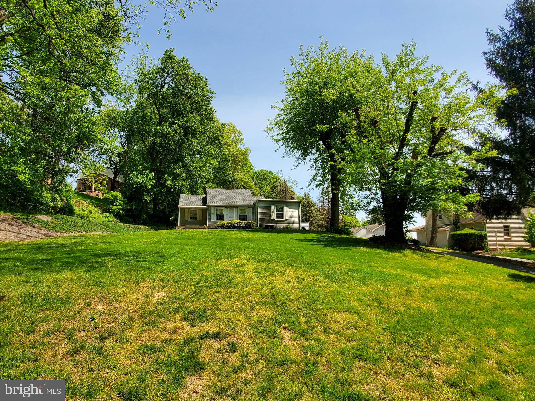 York, PA 17406,1837 ALPINE RD