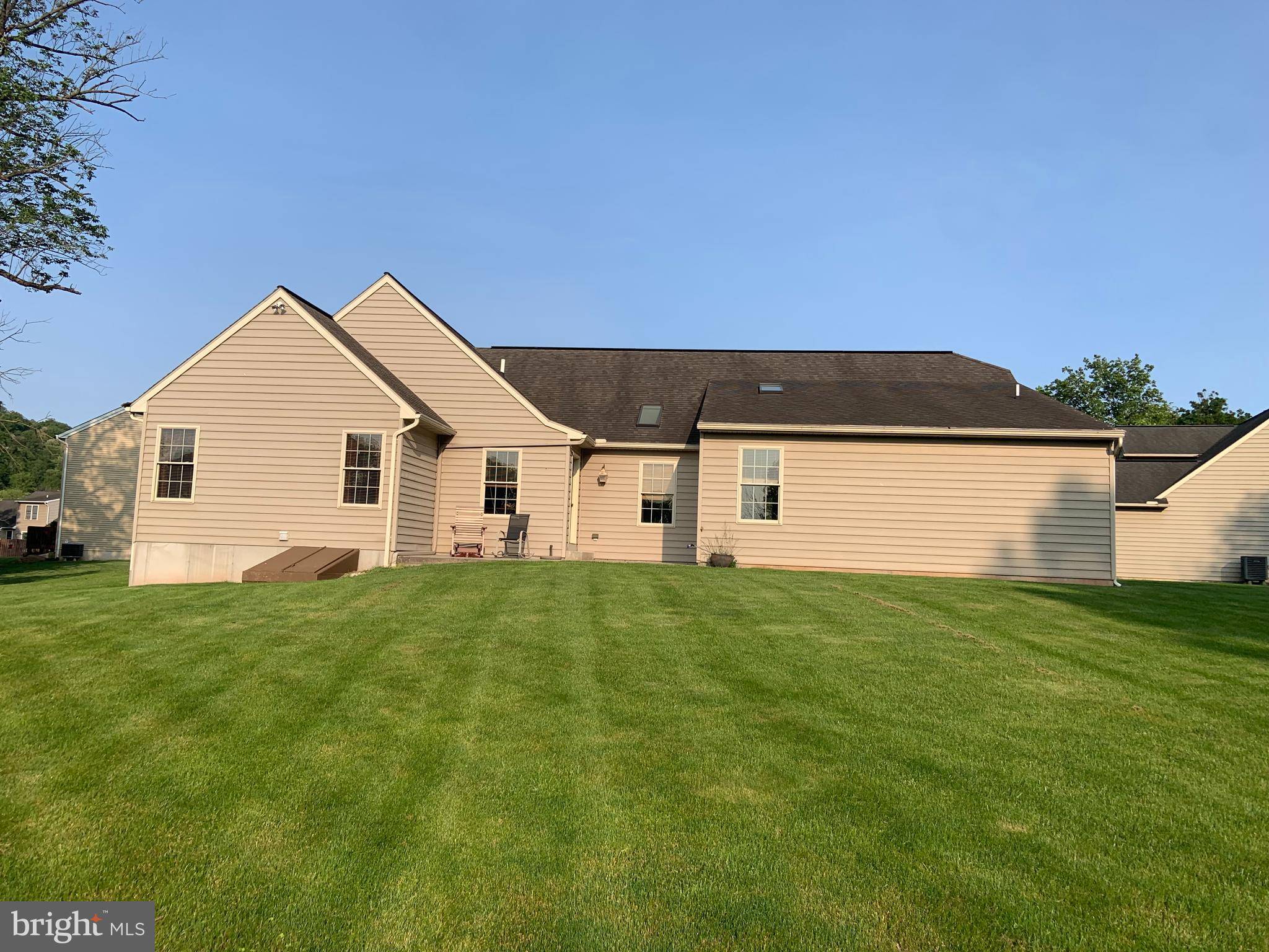 Ephrata, PA 17522,24 TRICIA LN