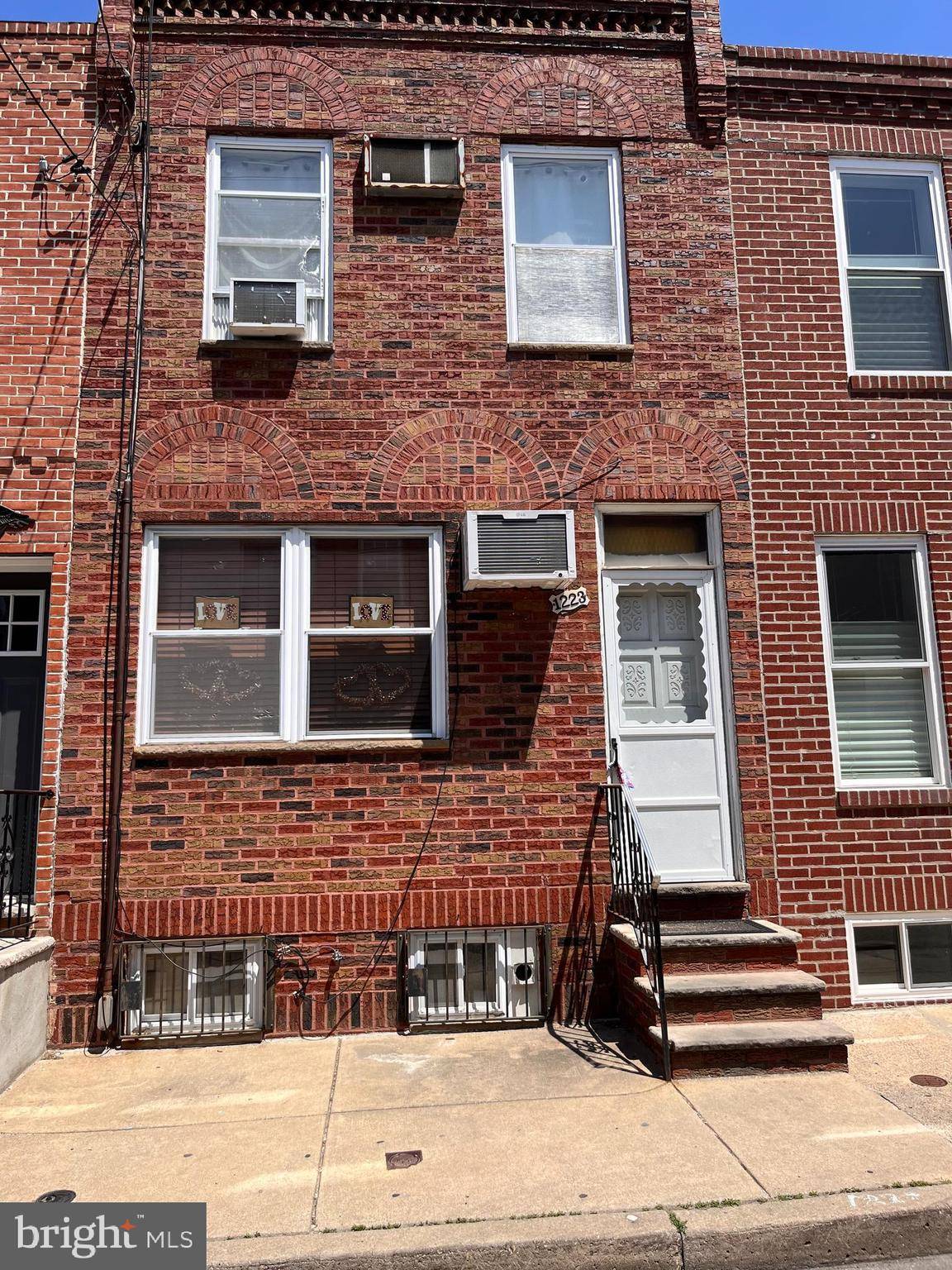 Philadelphia, PA 19148,1223 EMILY ST