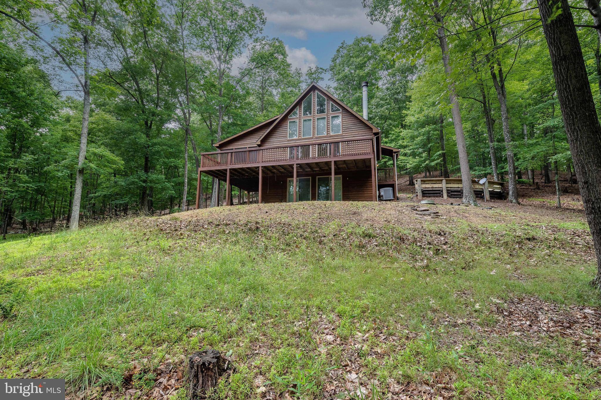 Hedgesville, WV 25427,1359 LODGE RD