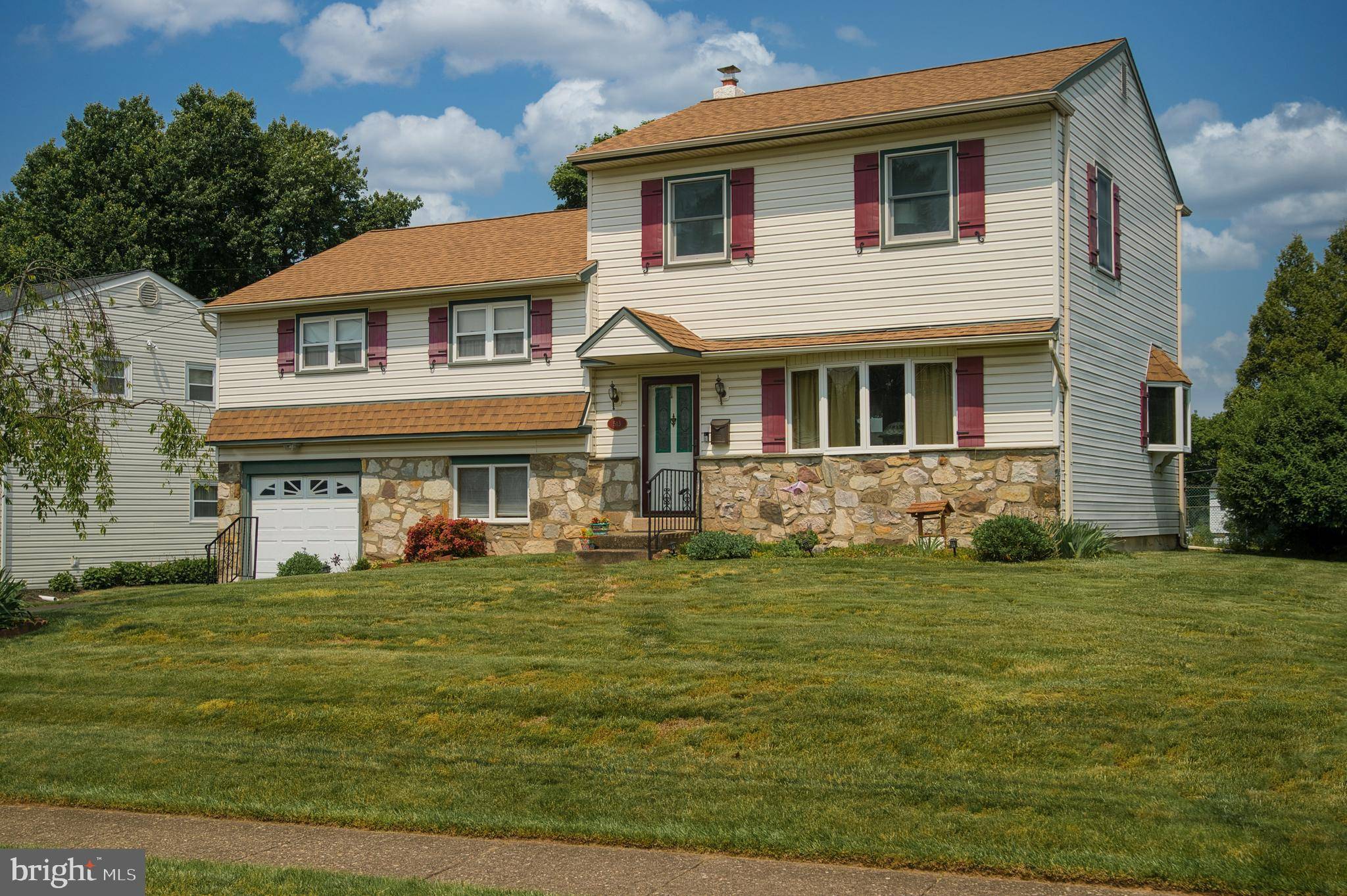 Warminster, PA 18974,513 PENROSE LN