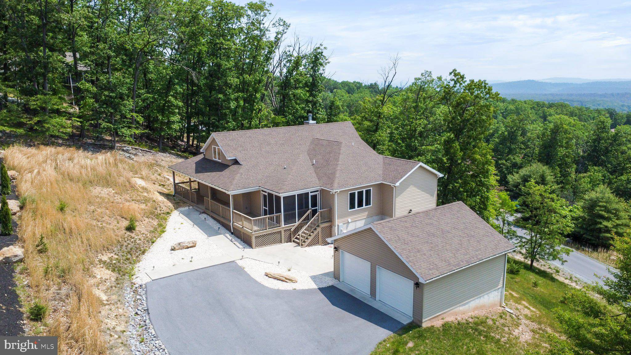 Hedgesville, WV 25427,342 MOUNDBUILDER LOOP