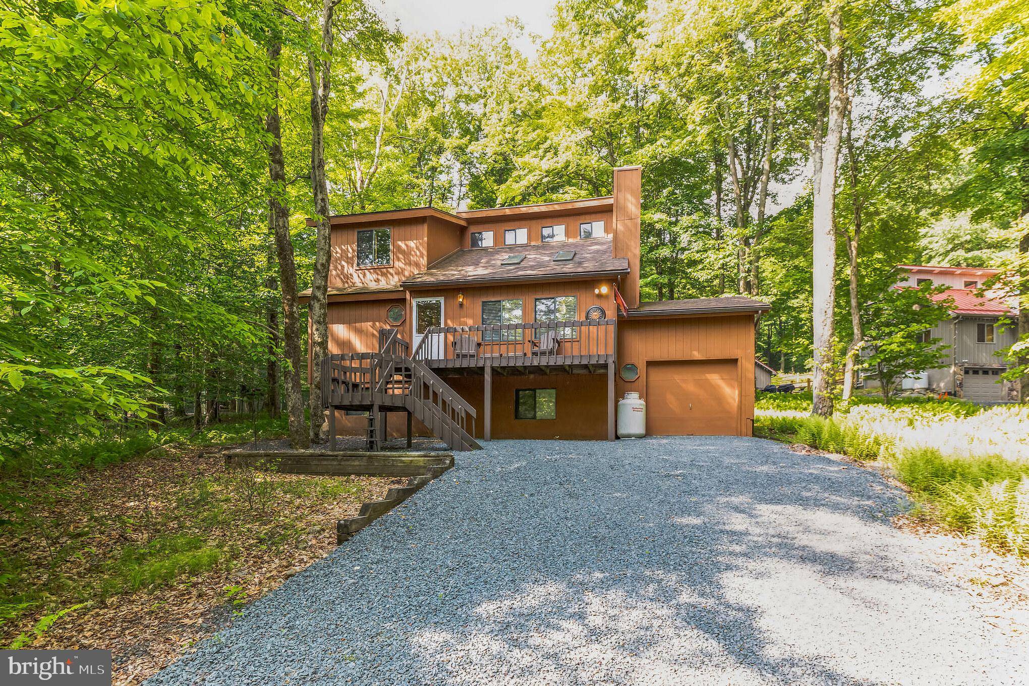 Pocono Lake, PA 18347,1436 LAKE LN