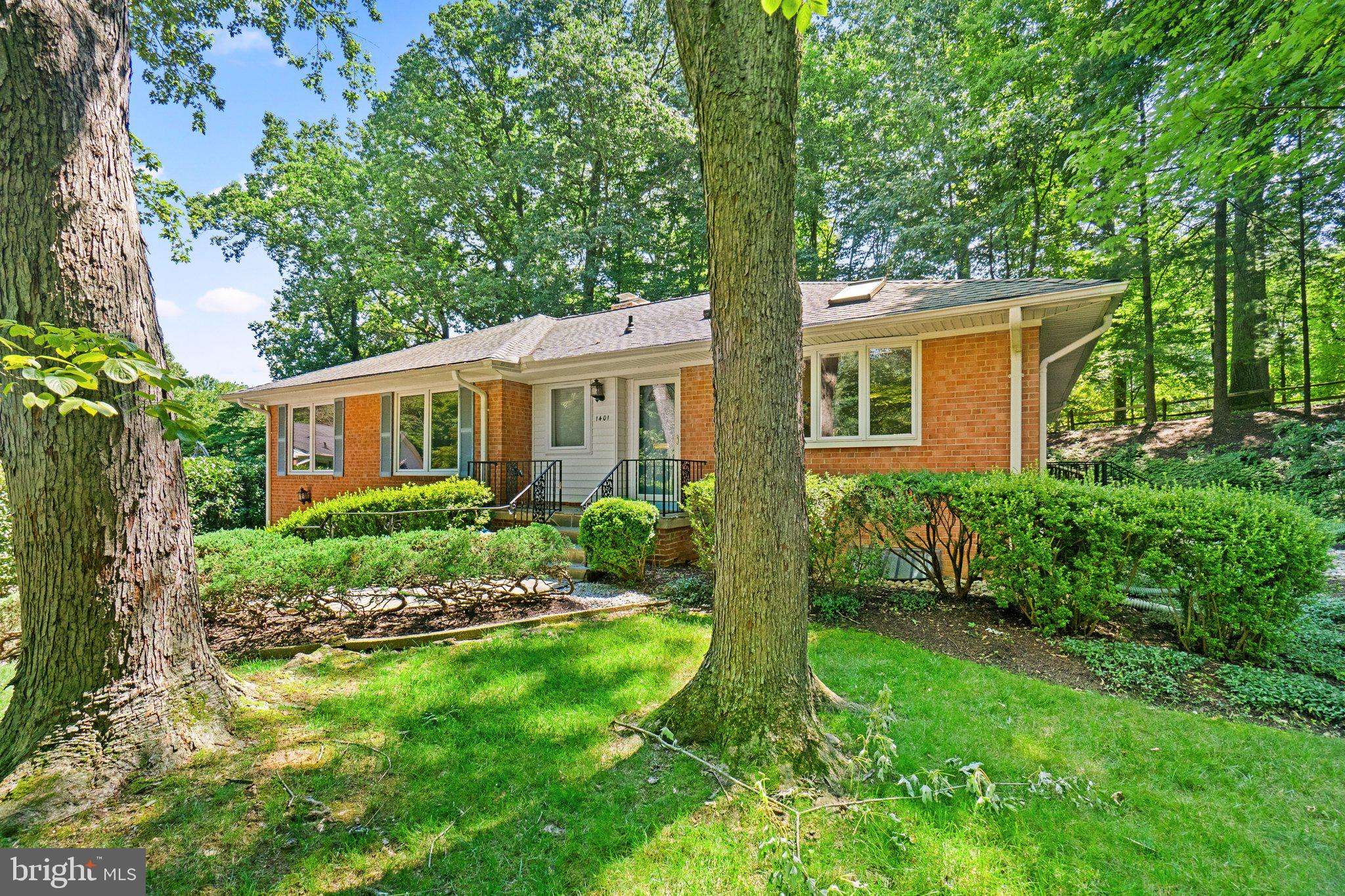 Mclean, VA 22101,1401 COLLEEN LN