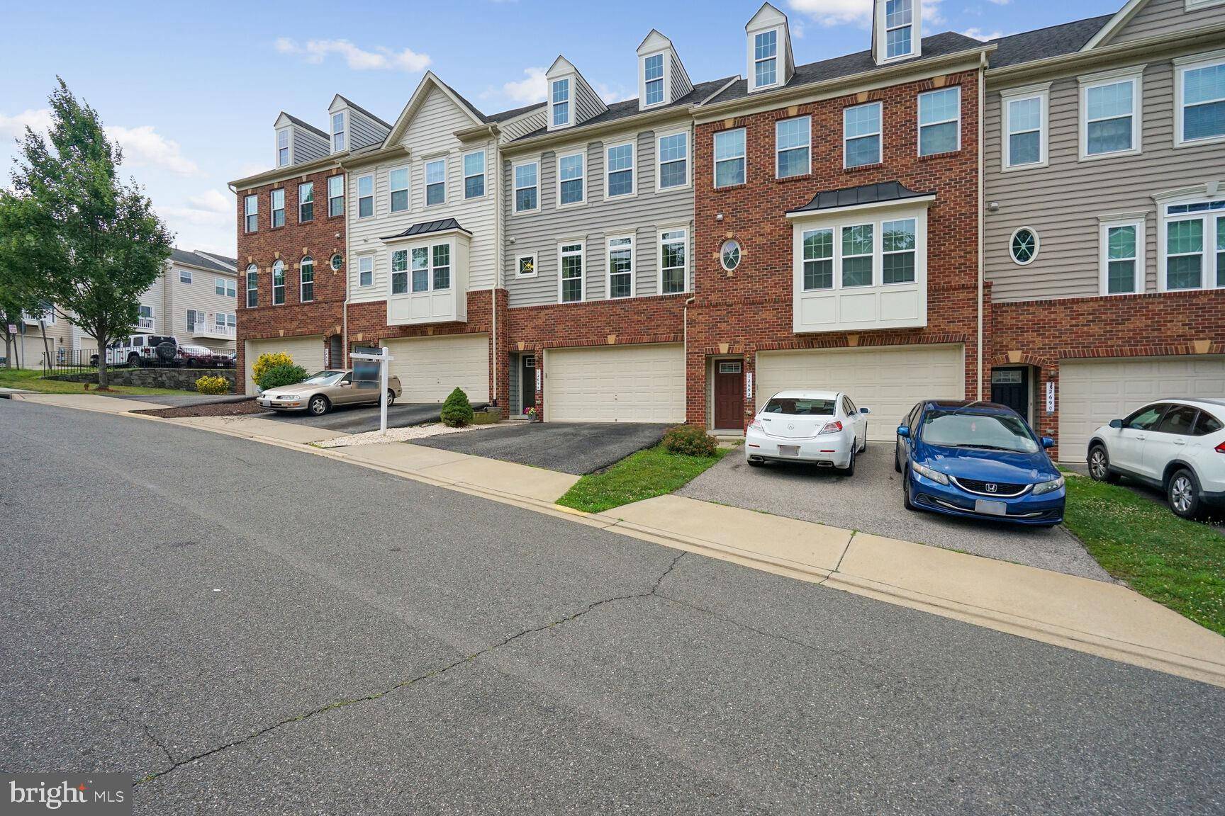 Woodbridge, VA 22192,12694 LAKESIDE CT