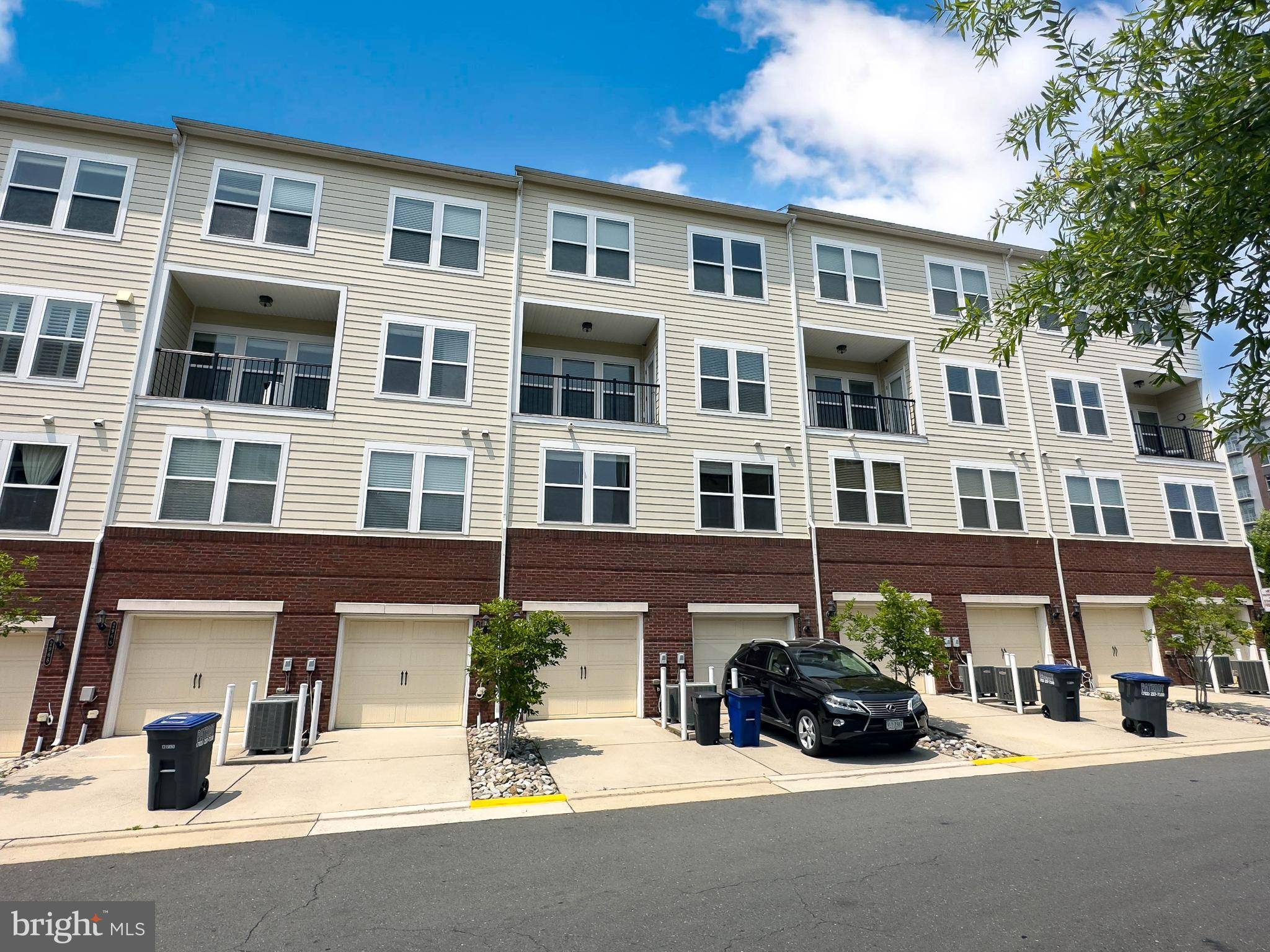 Fairfax, VA 22031,2962 RITTENHOUSE CIR #9