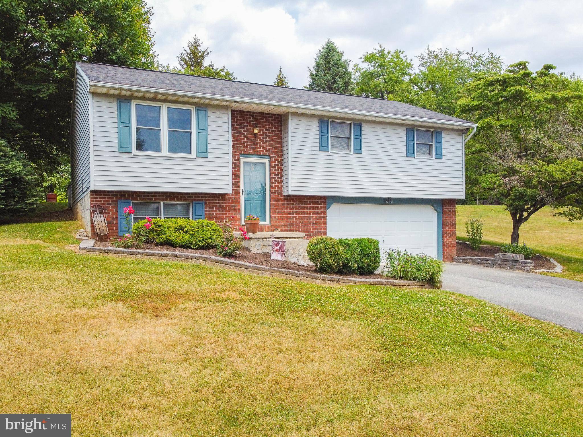 Conestoga, PA 17516,27 ORCHARD LN