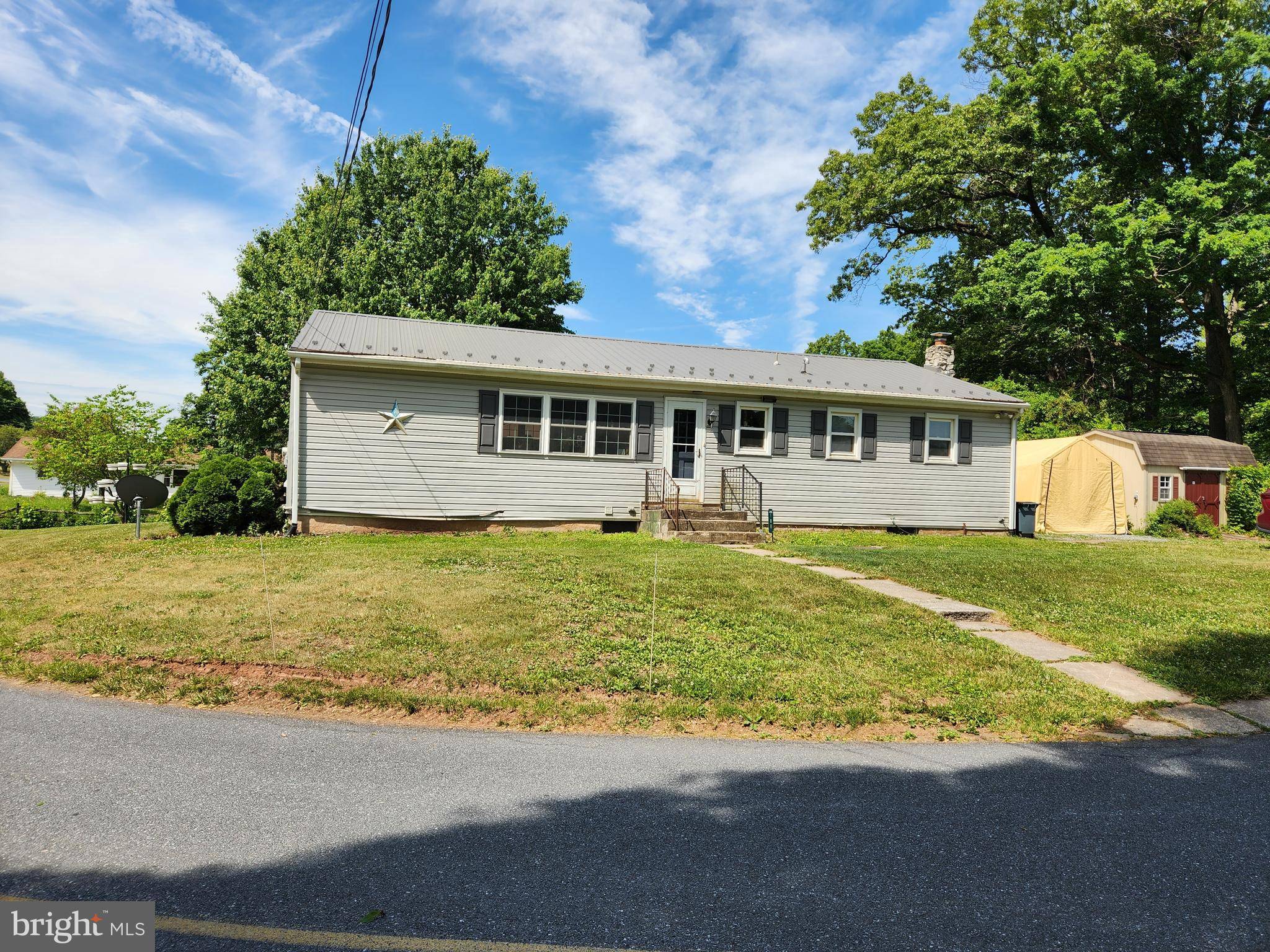 Newmanstown, PA 17073,108 MOUNTAIN TRAIL RD