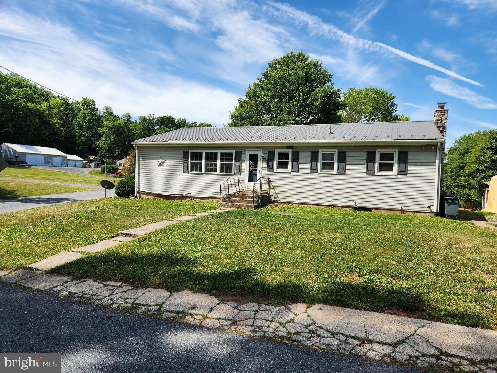 Newmanstown, PA 17073,108 MOUNTAIN TRAIL RD