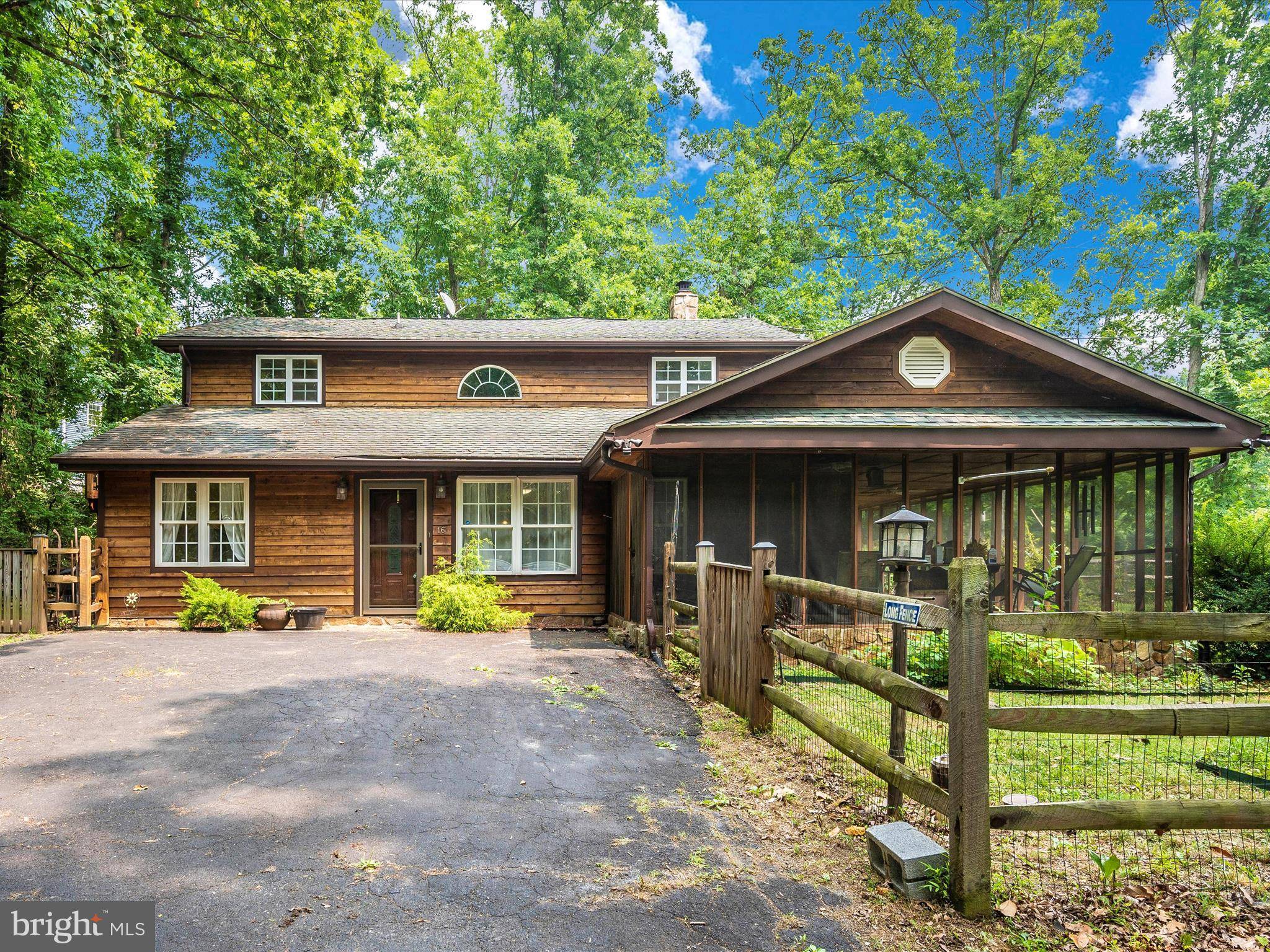 Harpers Ferry, WV 25425,16 GINGERBREAD LN